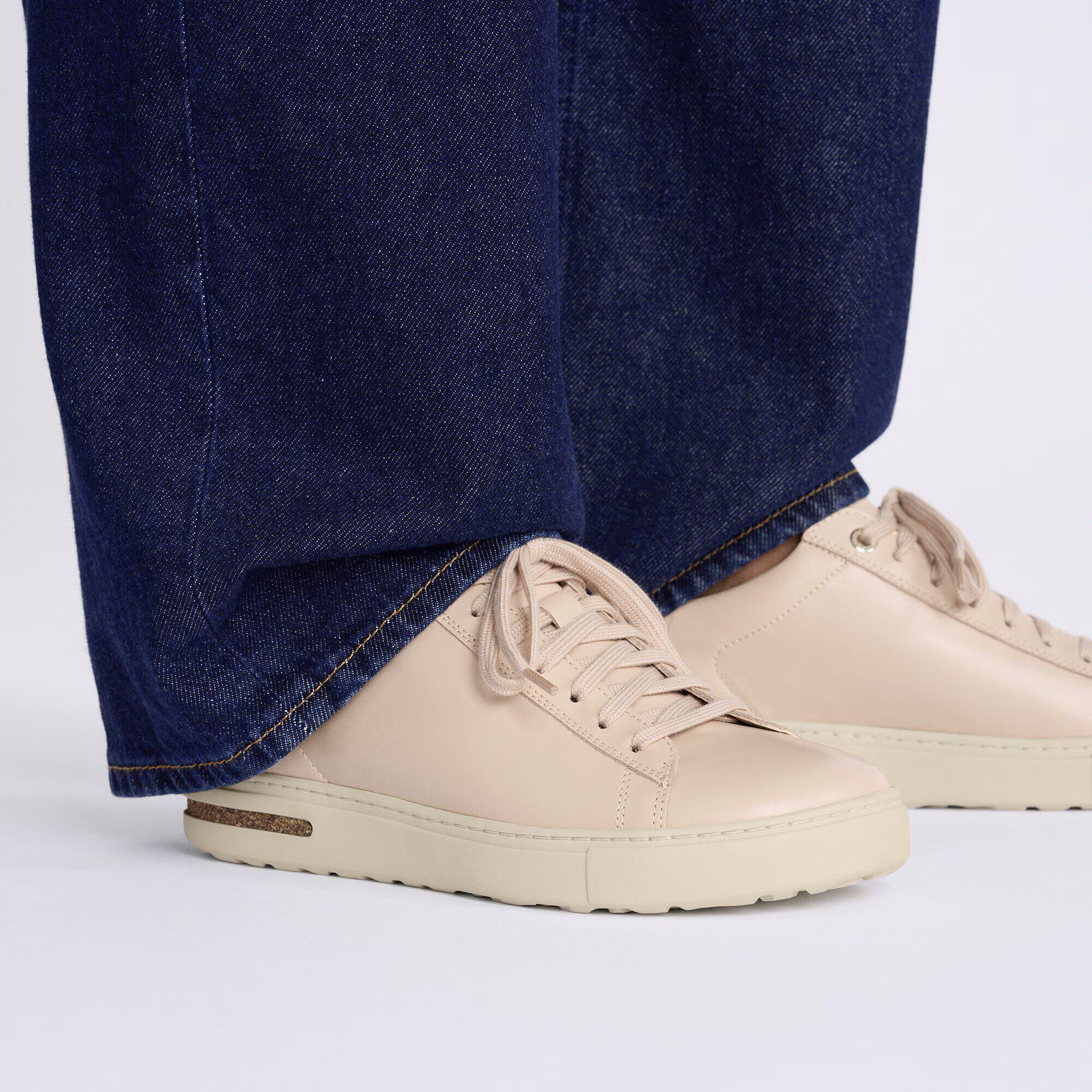 Bend Low Cuir naturel verni - New Beige