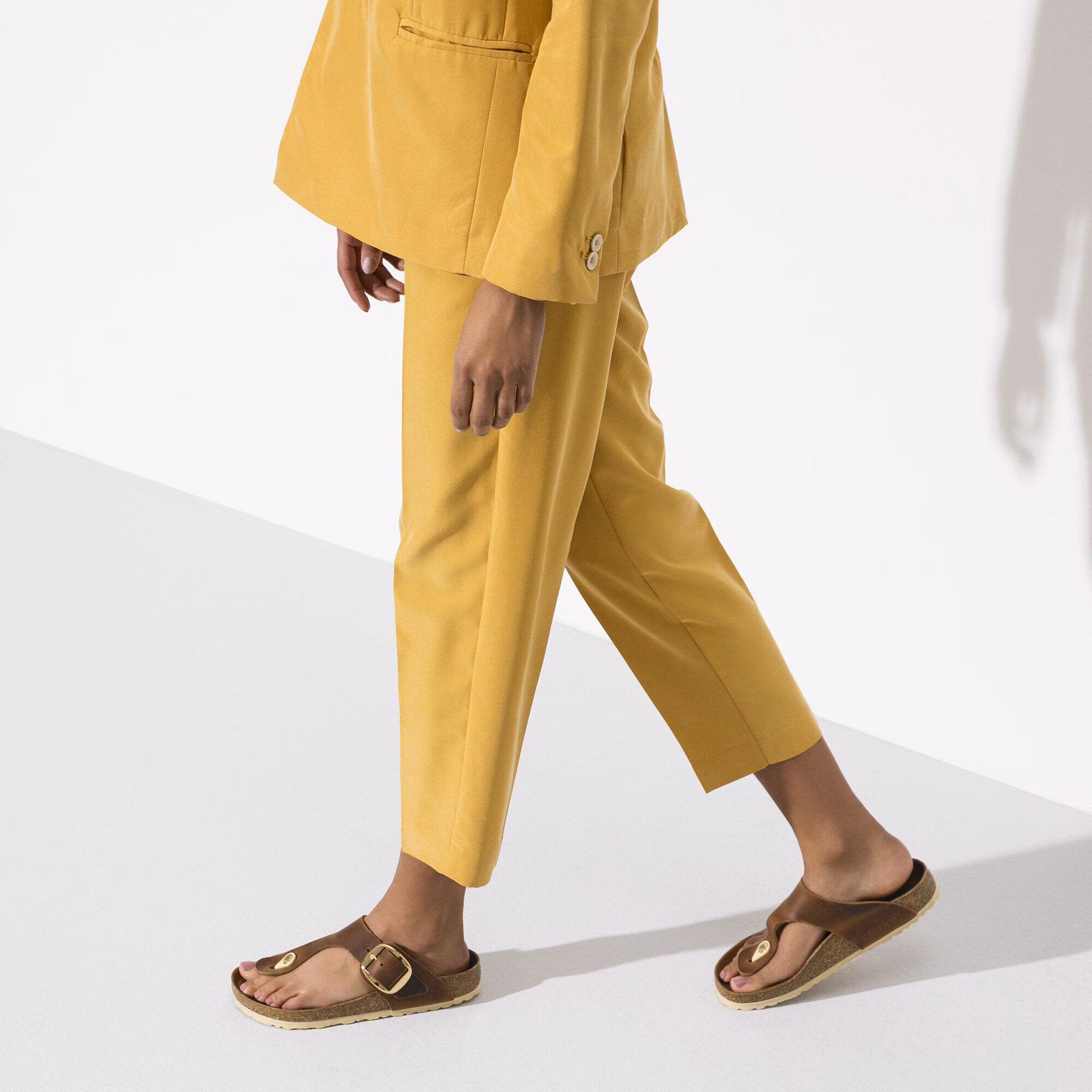 Gizeh Big Buckle Cuir huilé - Cognac