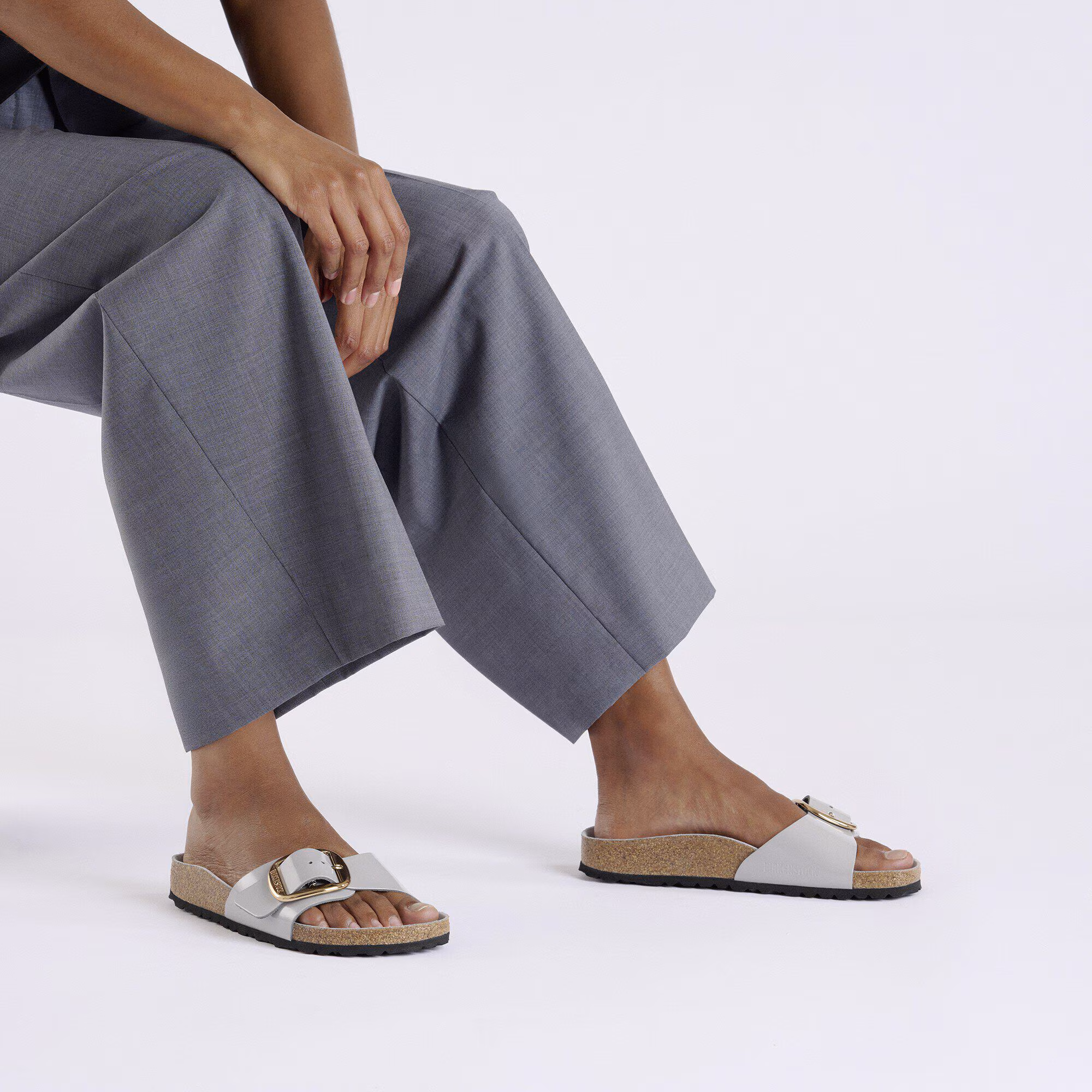 Madrid Big Buckle Cuir naturel verni - High-Shine Stone Coin