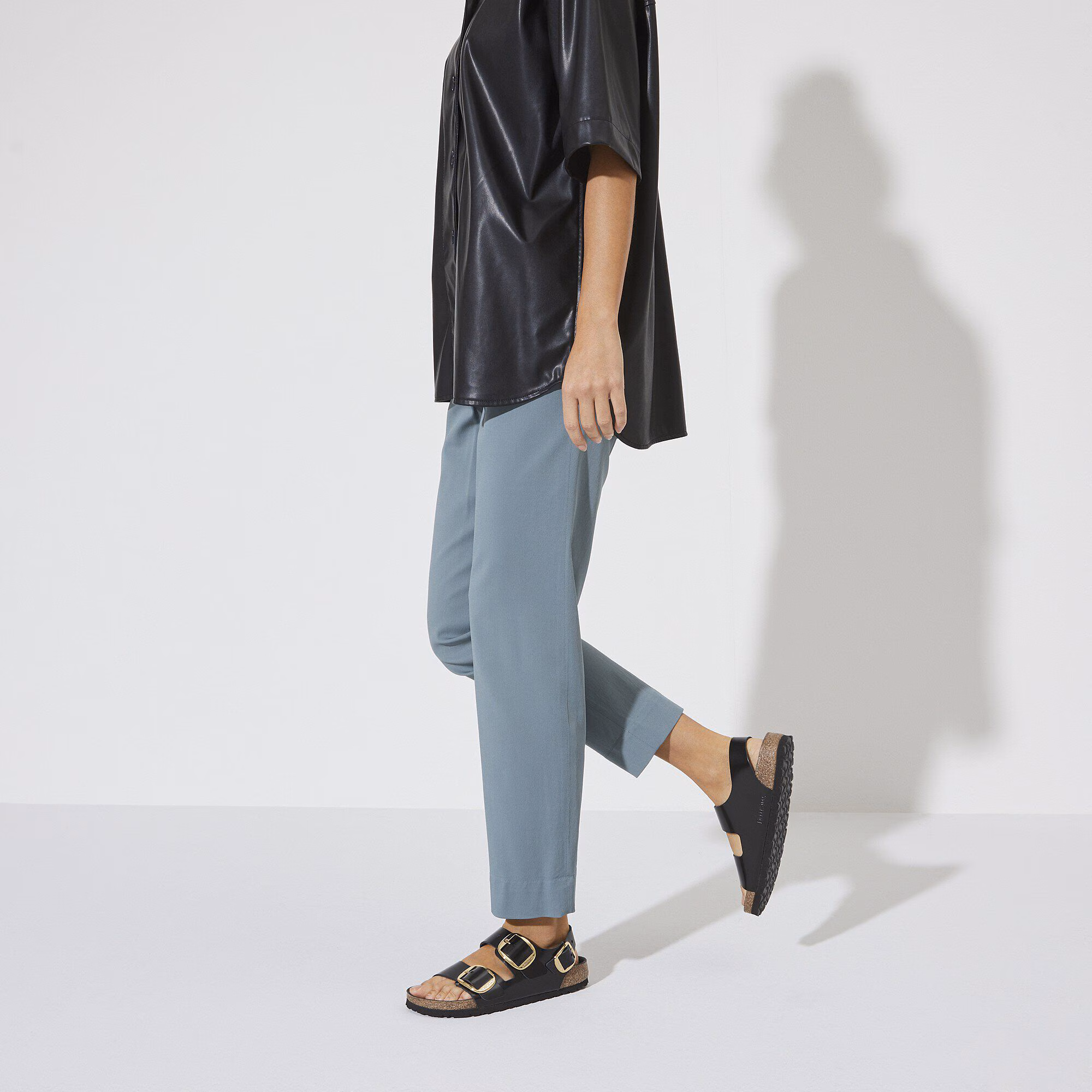 Milano Big Buckle Cuir naturel verni - Noir très brillant