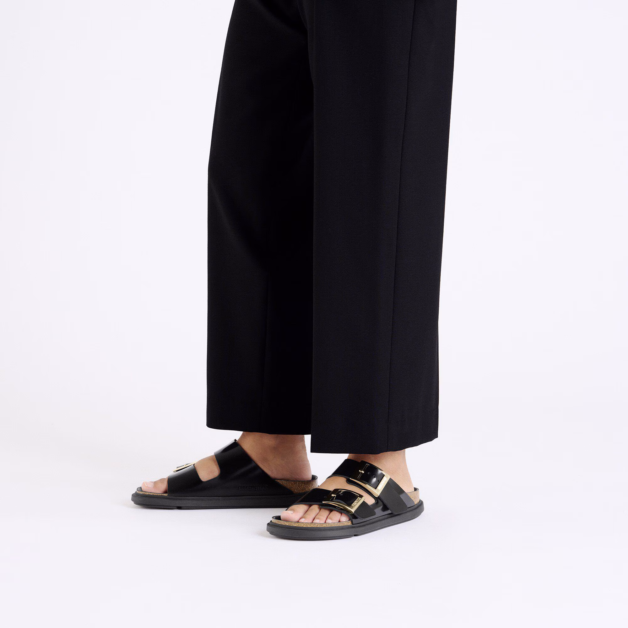 Arizona Droplet Buckle Cuir naturel verni - Noir très brillant