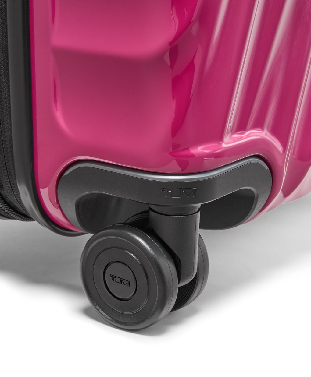 International Expandable 4 Wheeled Carry-On