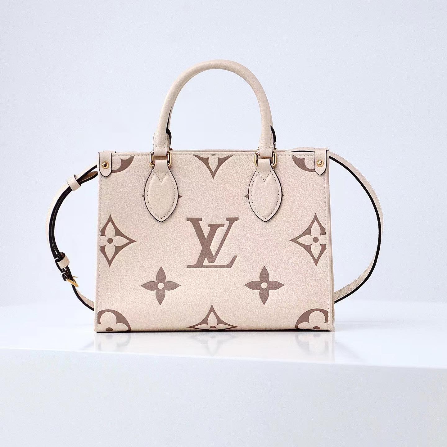 Louis Vuitton Logo Printed Leather Shoulder Bag #nigo52291