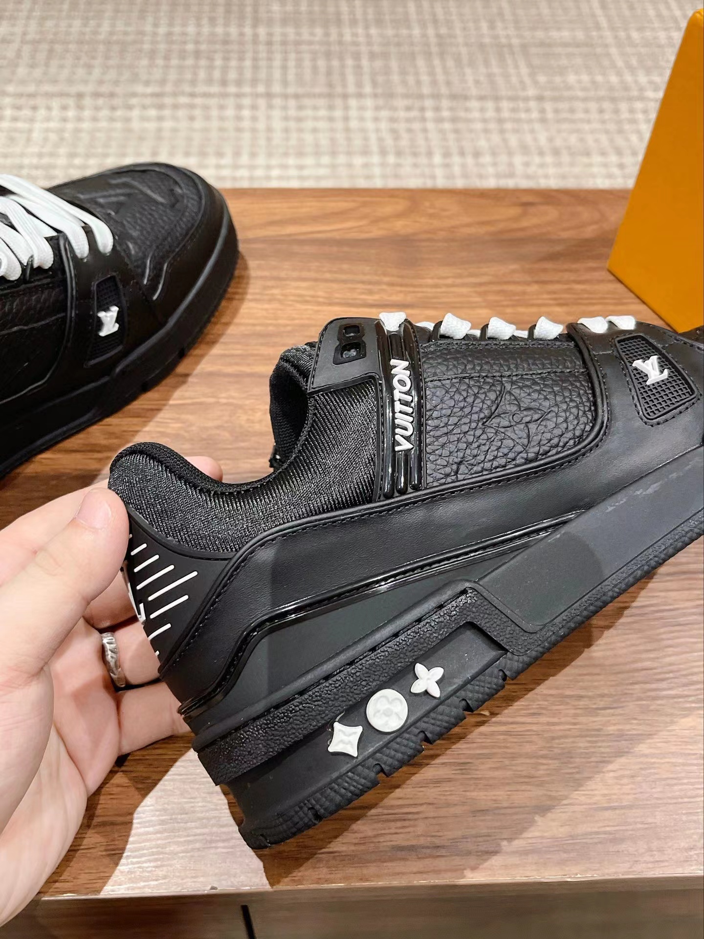 Louis Vuitton NIGO Flat-bottomed sneakers shoes