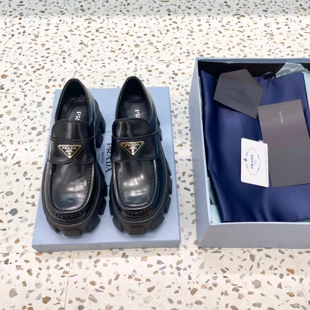 Glossy Leather Point-Toe Loafers Shoes #nigo53661