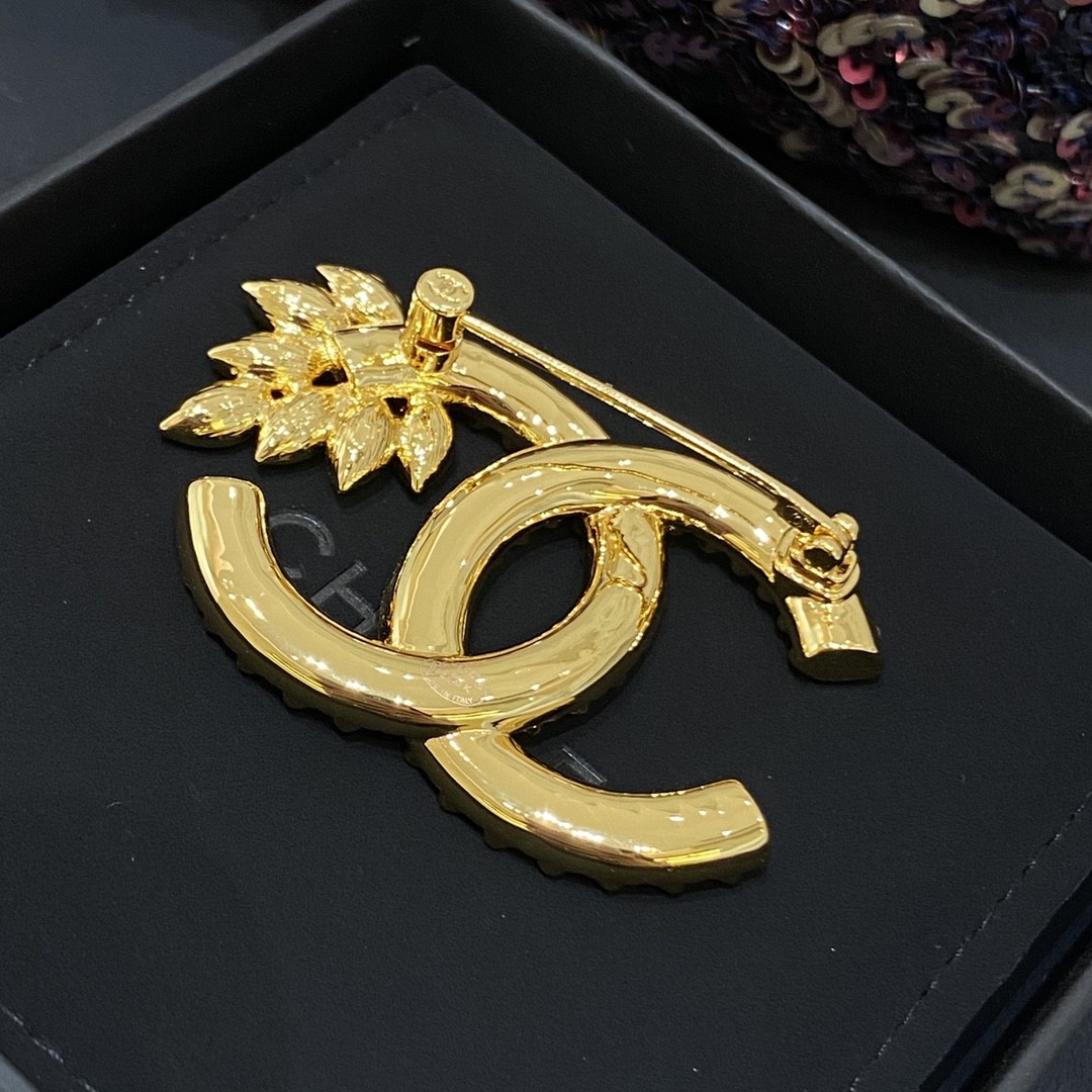 Chanel Mizuo Horse Eye Rhinestone Brooch Accessories Jewelry #nigo82295