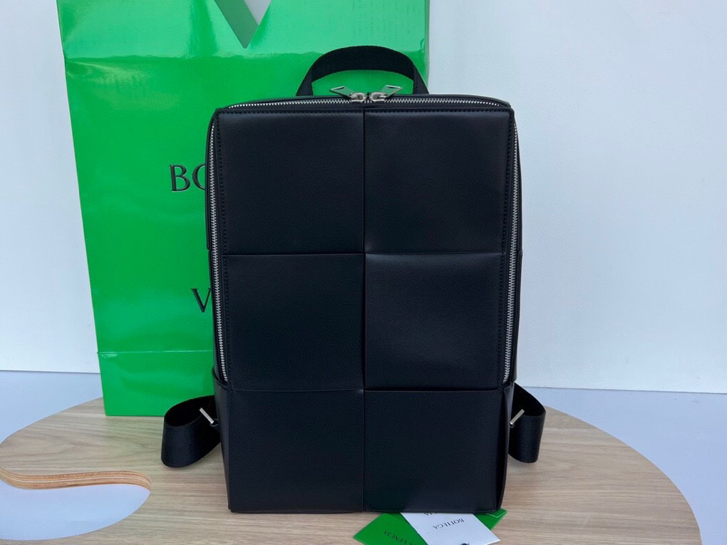 BOTTEGA VENETA NIGO Smooth Cow Leather Backpack Bag #nigo58141