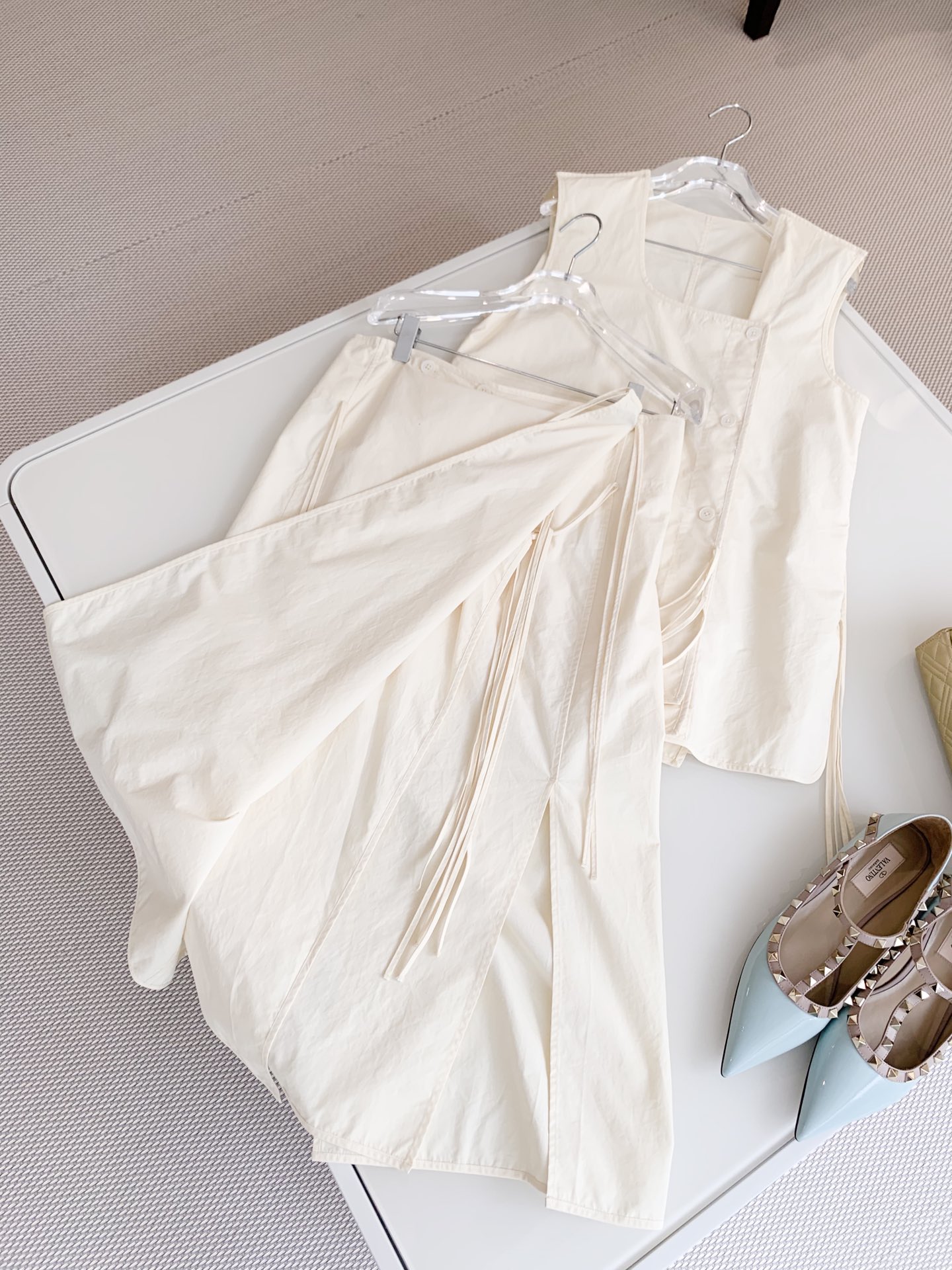 JIL SANDE NIGO Woman Vertical cut silhouette strap set, tank top style with side slit design, short sleeved tank top half skirt #nigo29113