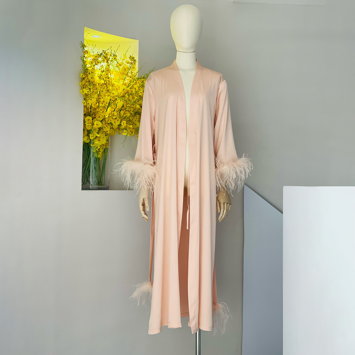 Gilda Pearl NIGO Woman Vintage Long Feather Nightgown Ngvp #nigo6286