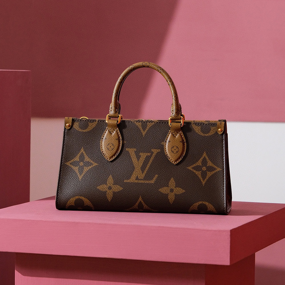 Louis Vuitton NIGO Leather Carrying Printed Crossbody Bag #nigo21626