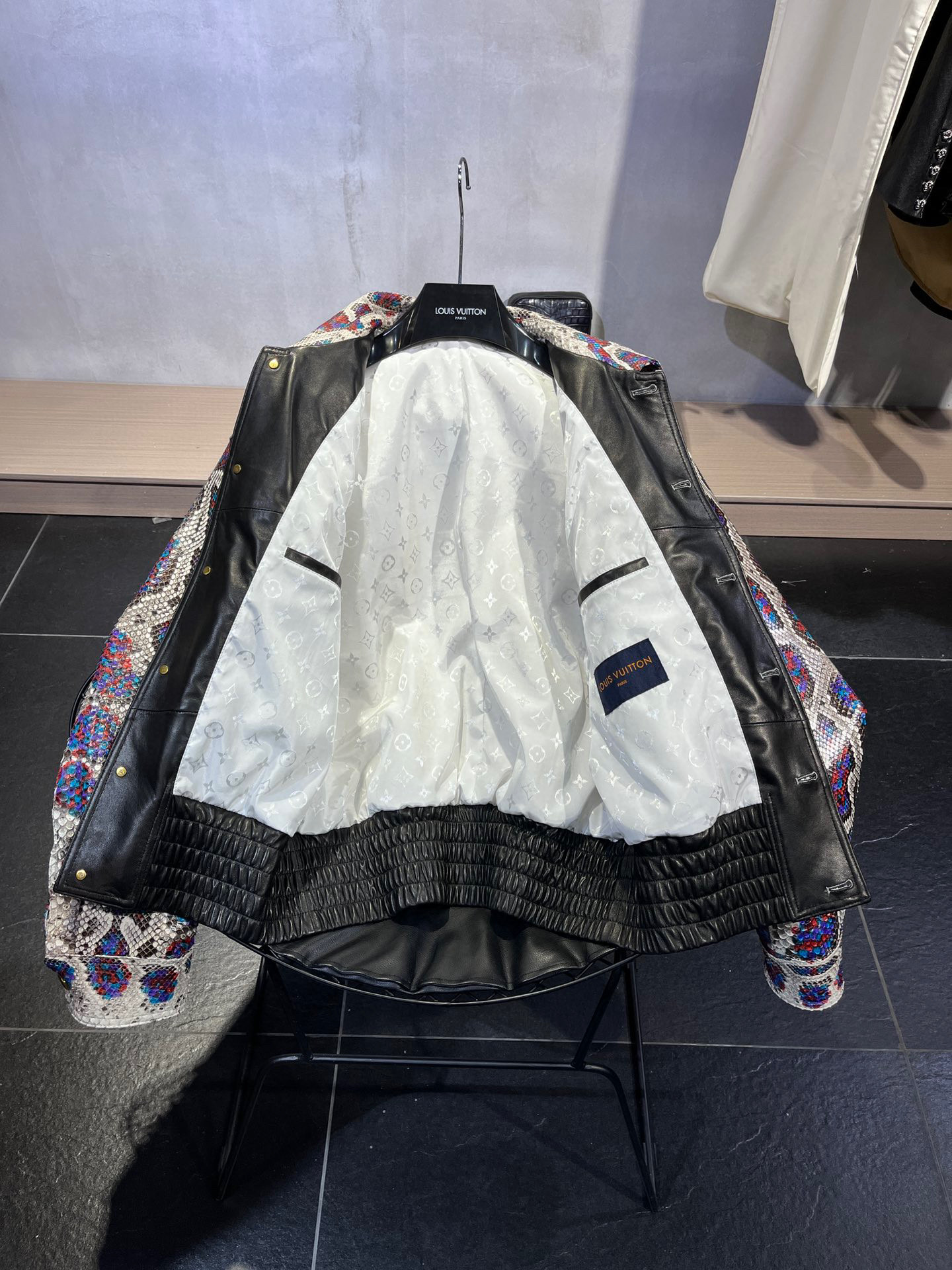 LouisVuitton Man Spring And Autumn Long Sleeve Graphic Print Coat Leather Jacket #nigo94188