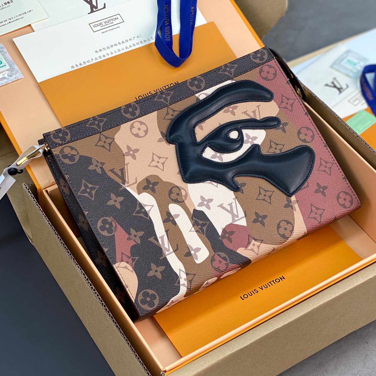 Louis Vuitton Leather Clutch Bag Bags #nigo96183