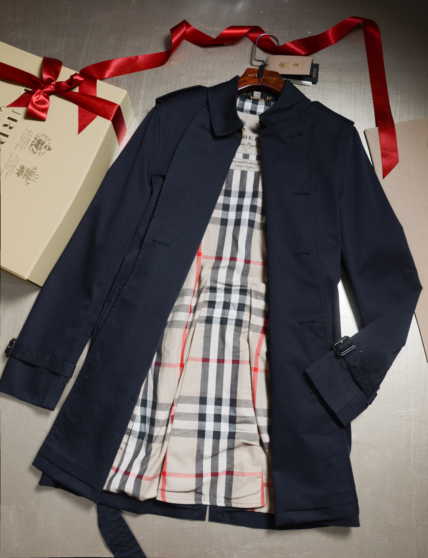 Burberry Men's Long Double Breasted Trench Coat #nigo96218