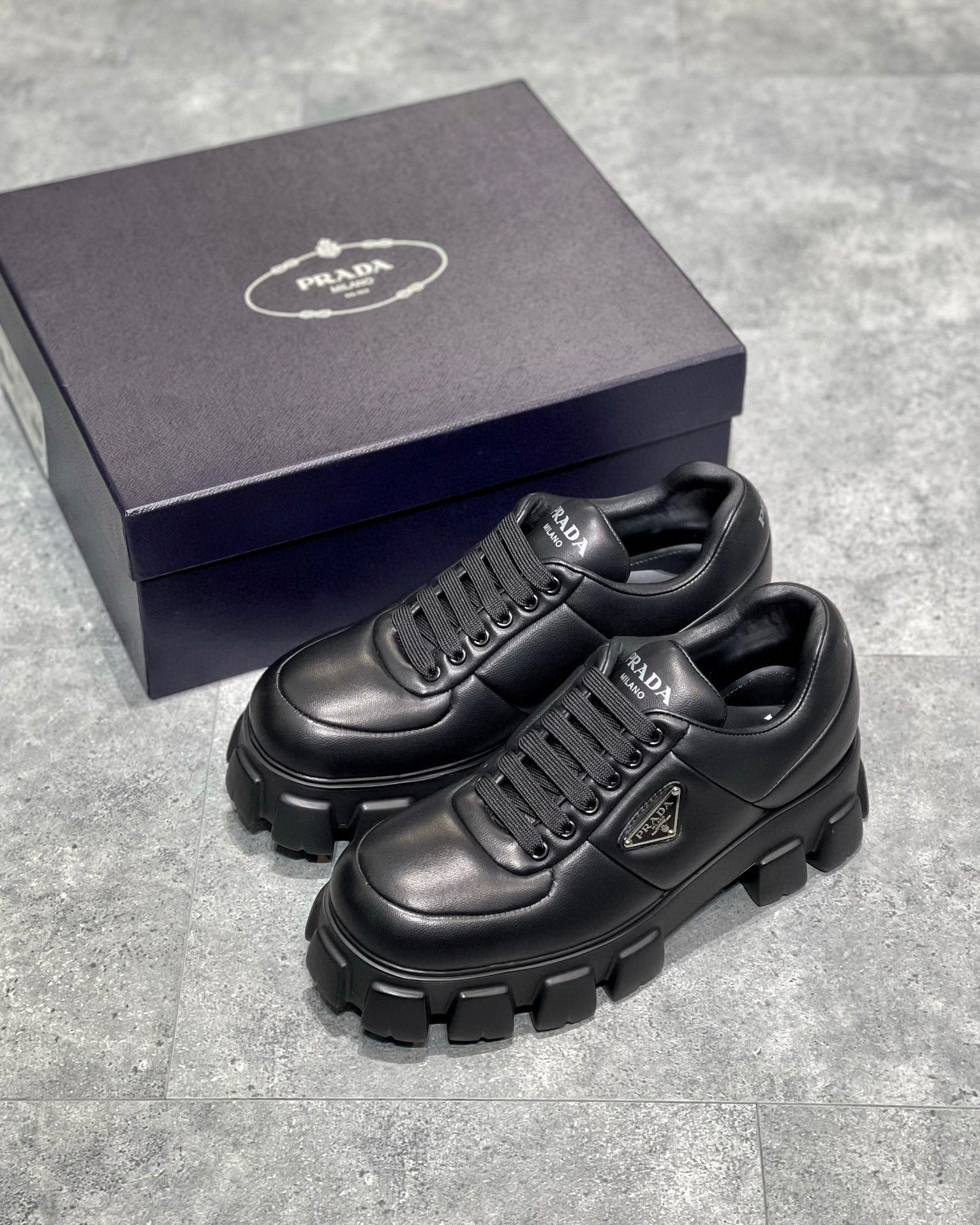 Prada Leather Loafers Shoes #nigo96228