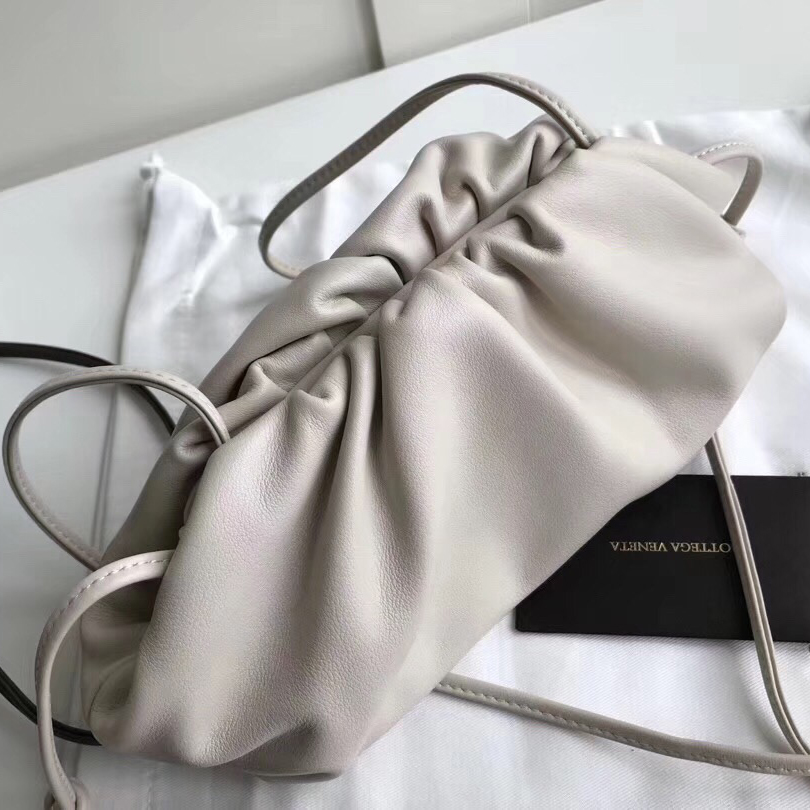 Bottega Veneta POUCH Cloud Bag Clutch Crossbody Messenger Bag #nigo53878