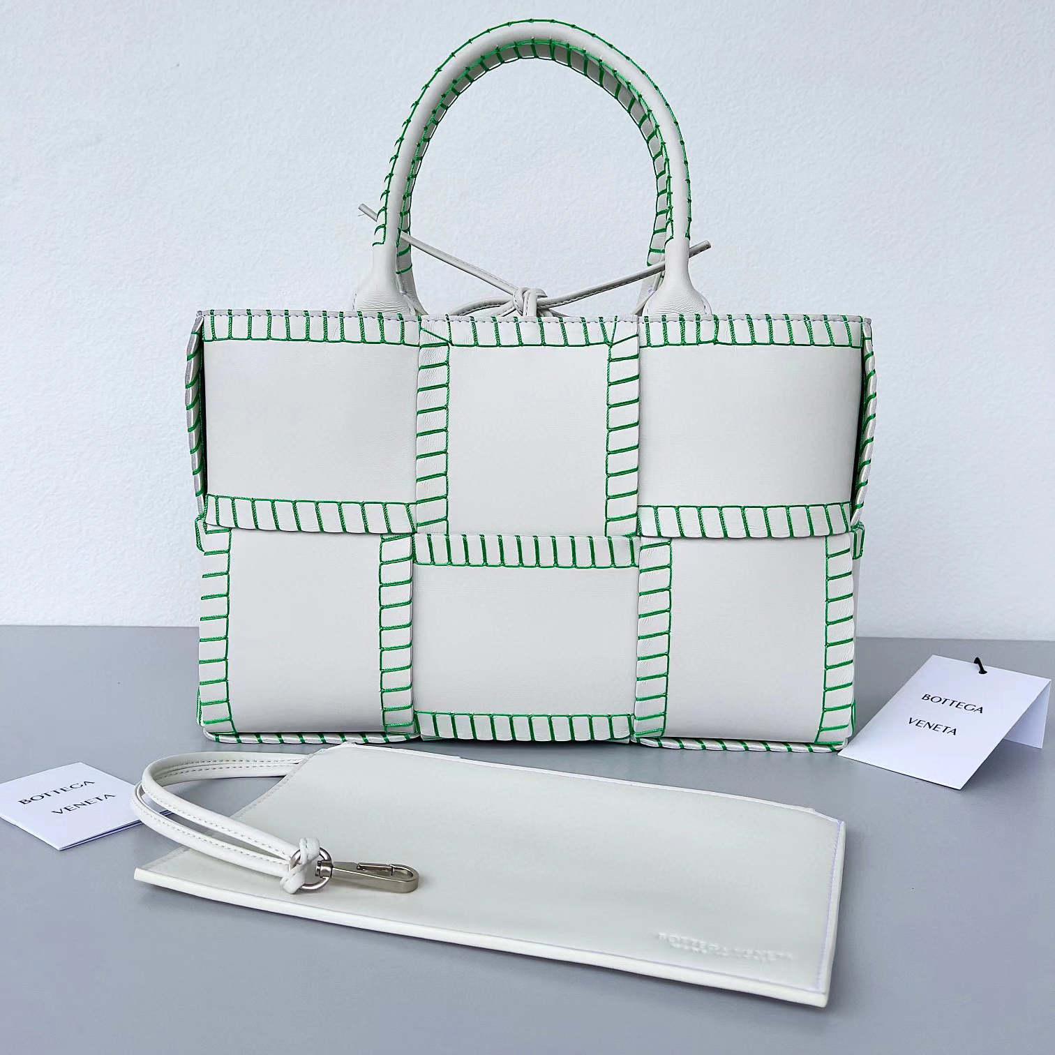 Bottega Veneta Woven Handbag Bgas #nigo56132