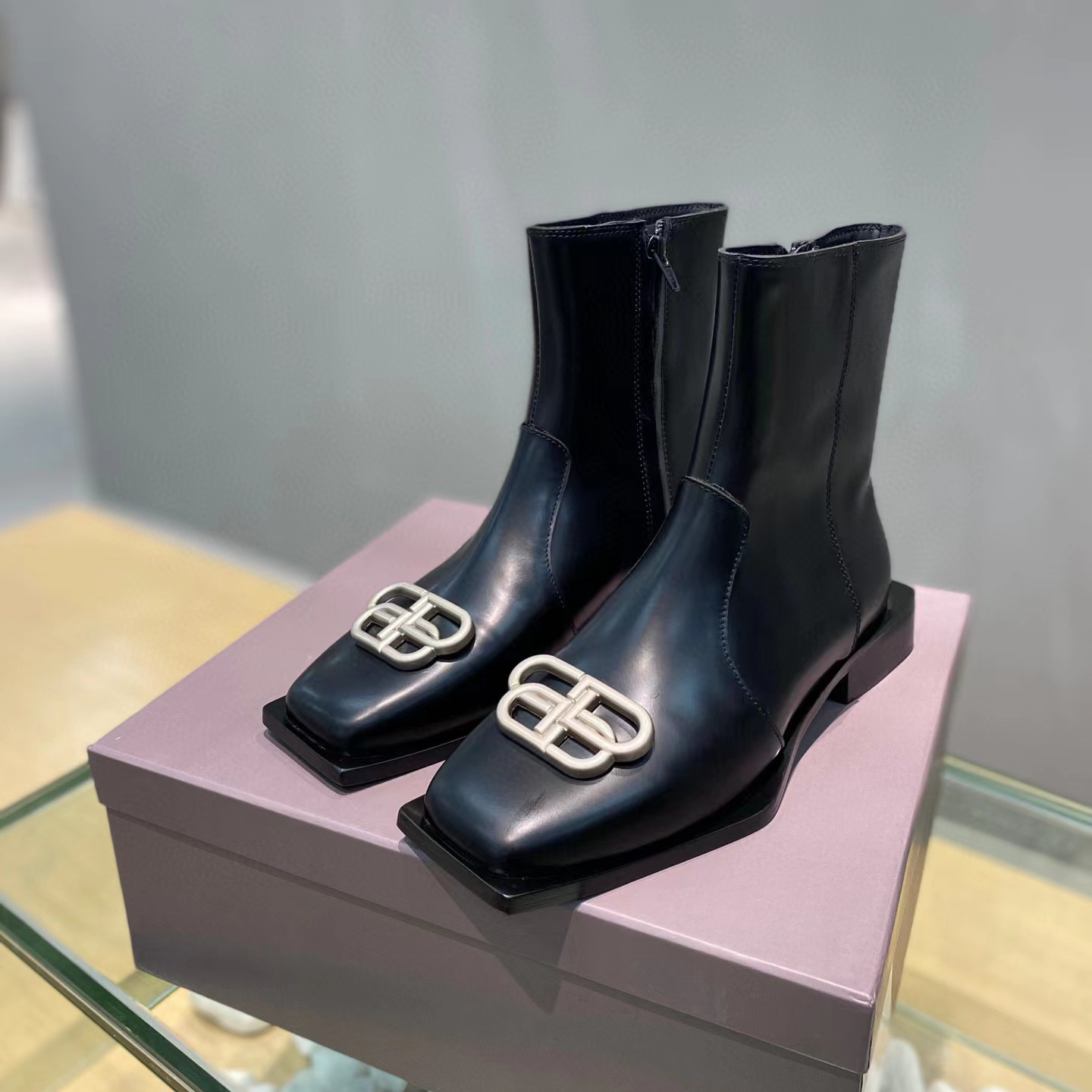 Balenciaga Men's Metal Logo Leather Fashion Short Boots #nigo51582