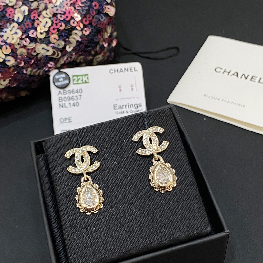 Chanel vintage feng shui diamond drop shaped light gold earrings copper gold-plated accessories jewelry #nigo82455