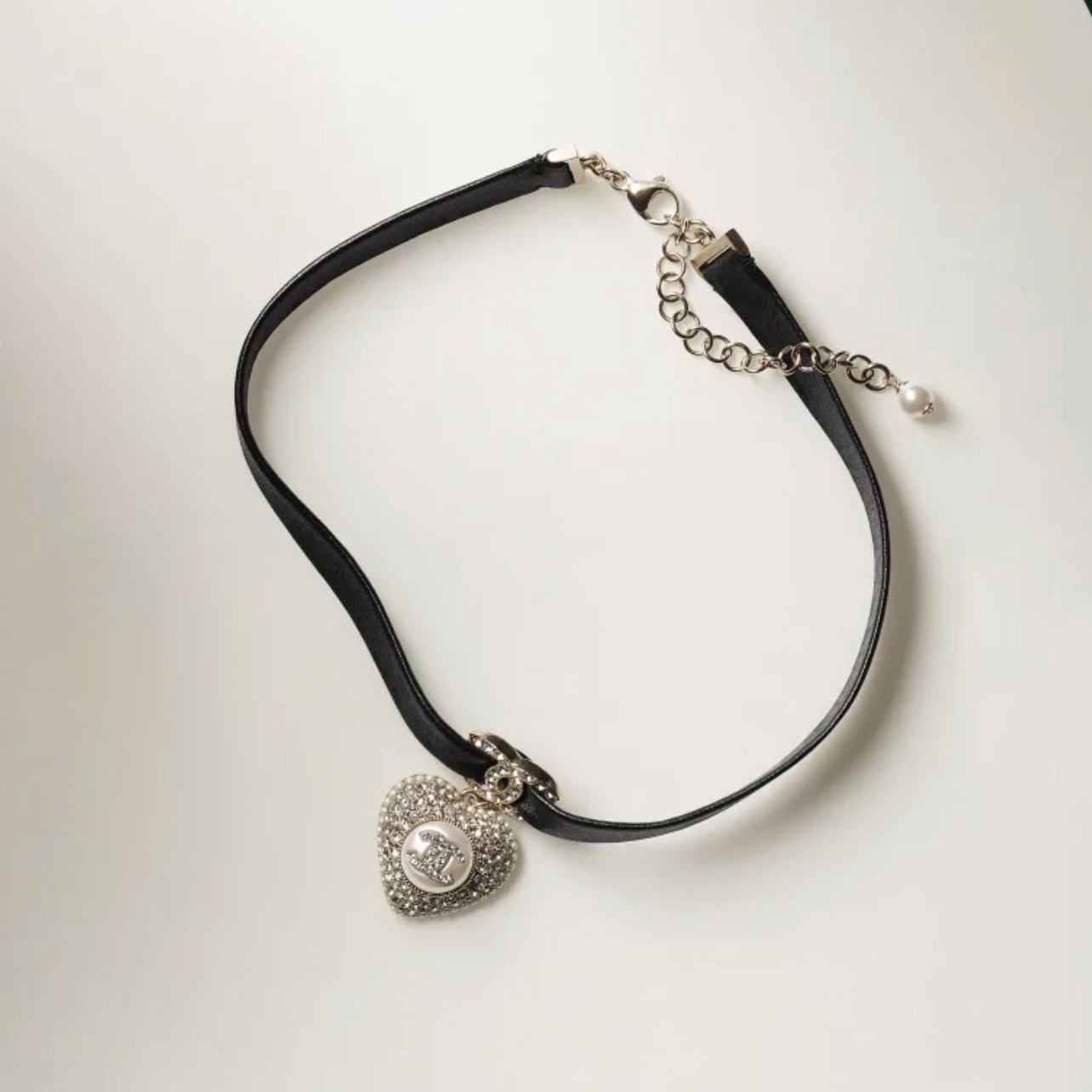 Chanel Black Leather String Pearl Sweater Necklace Accessories Jewelry #nigo89681
