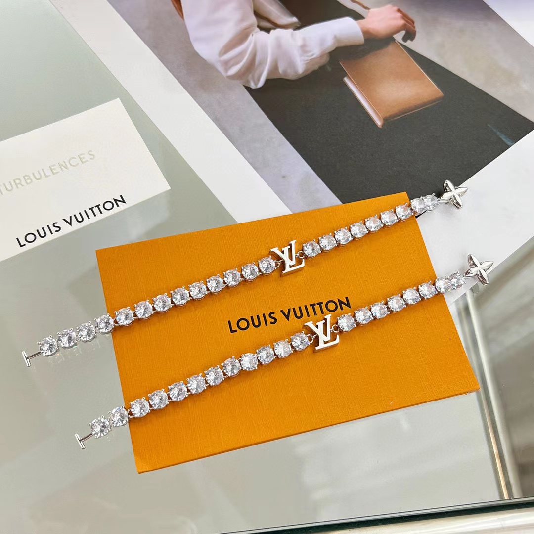 Louis Vuitton Crystal Diamond Bracelet Jewelry Accessories #nigo52183