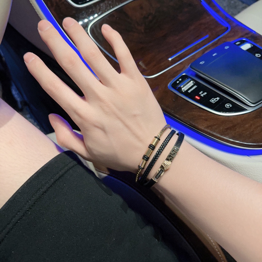 Versace Cowhide Hand Rope Bracelet #nigo96428