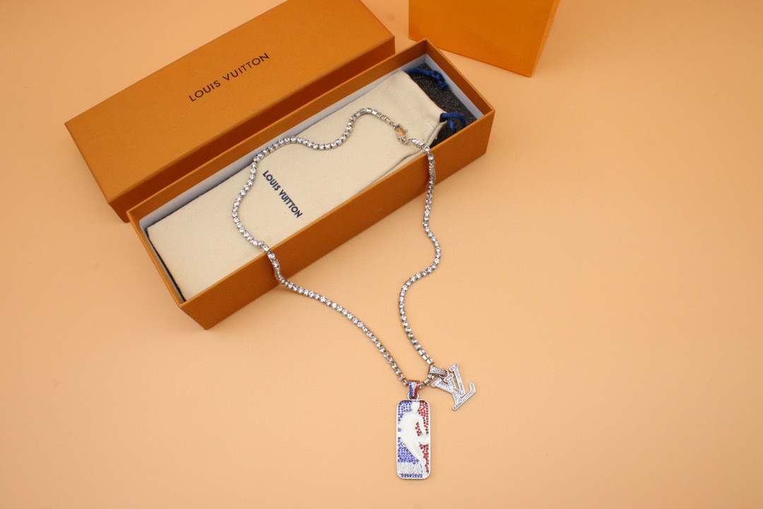 Louis Vuitton Lnxnba Strass Silver Hanging Tag Chain Necklace #nigo21873