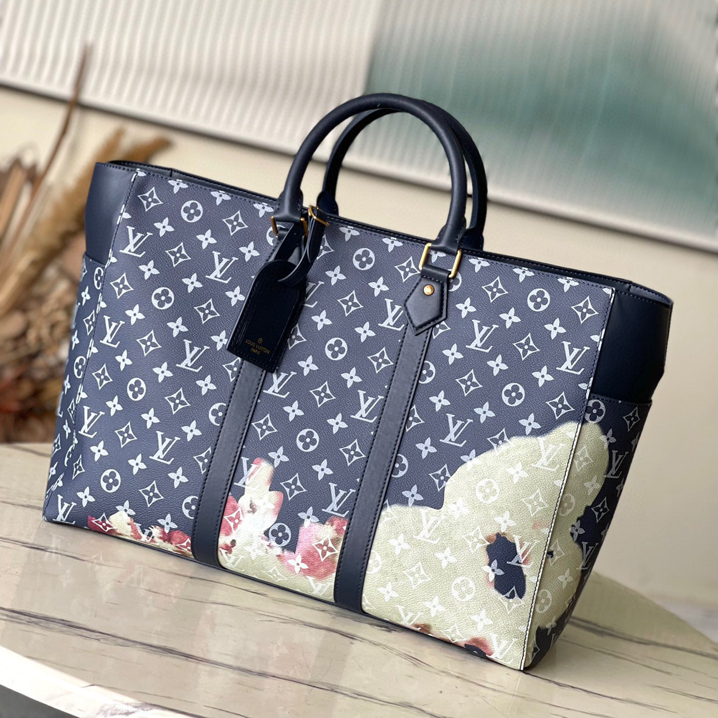 Louis Vuitton Leather Printed Large Capacity Portable Bag #nigo21925