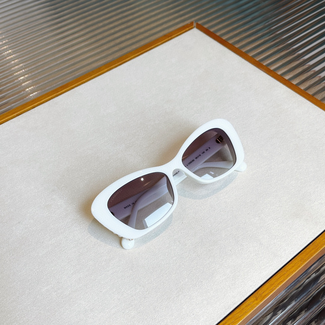 Chanel Cat Eye Sunglasses Glasses #nigo96582