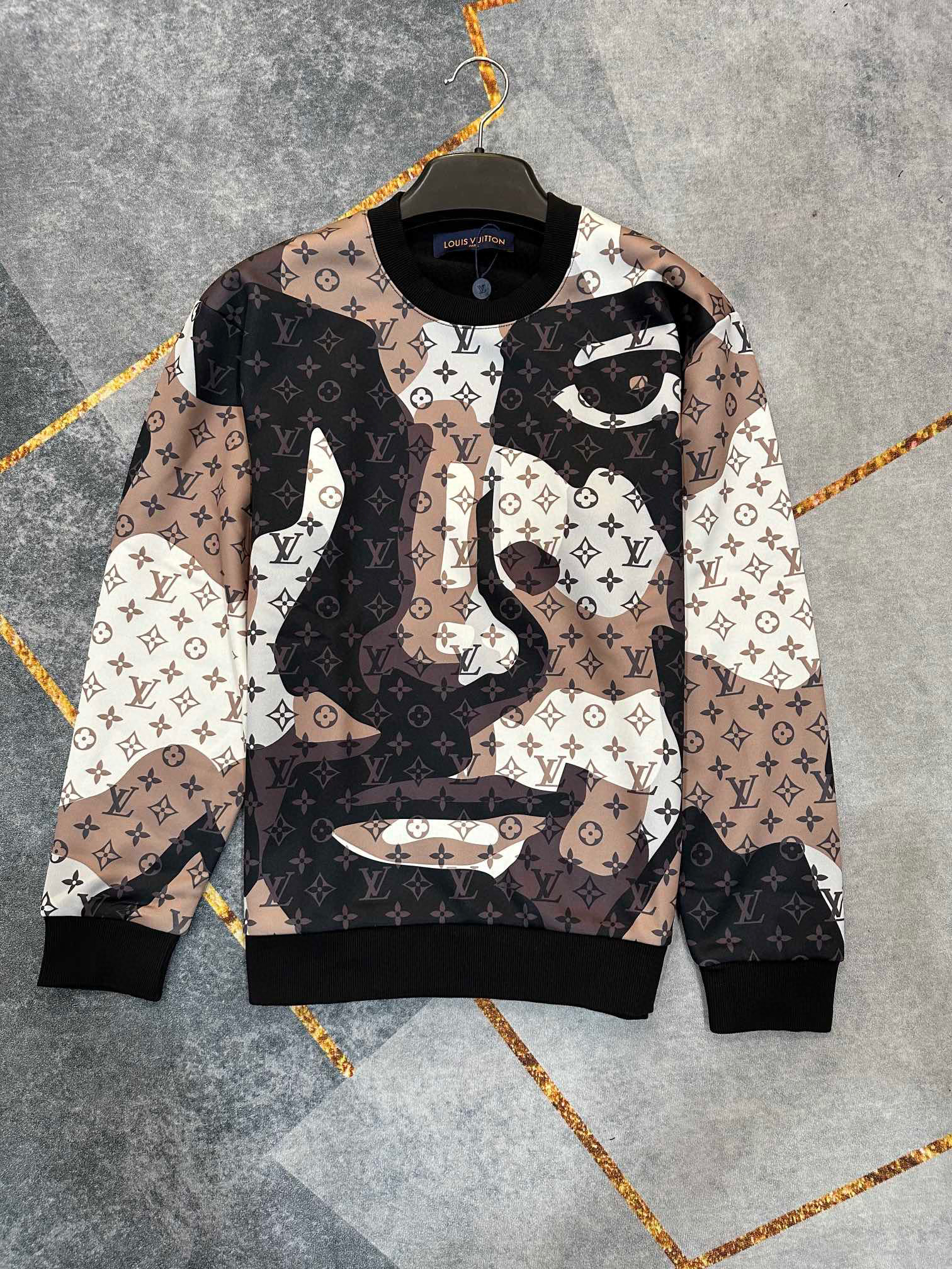 Louis Vuitton Portrait Print Sweatshirt #nigo96651