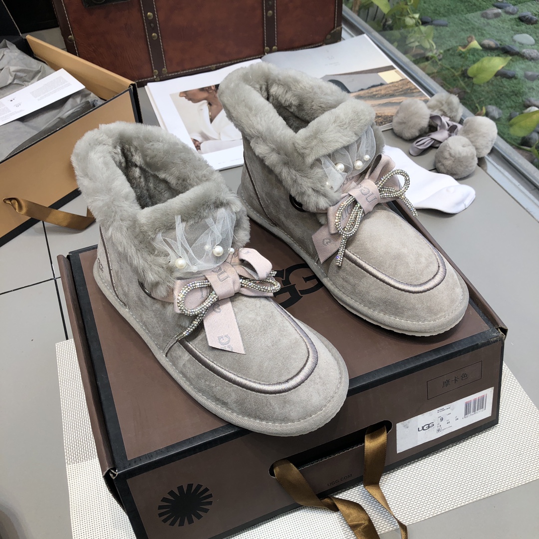 UGG Medium Length Plush Fashionable Snow Cotton Shoes #nigo22114