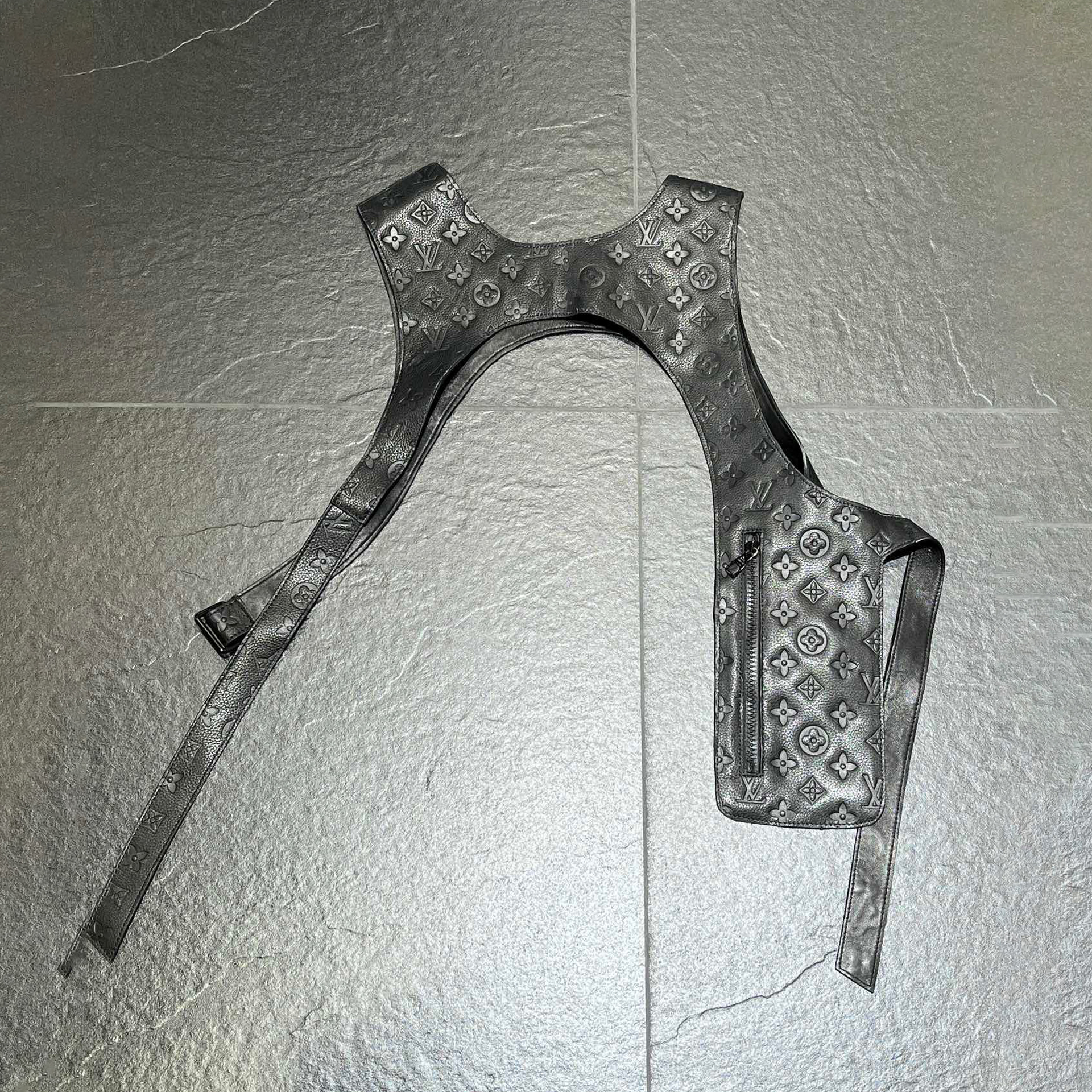 Louis Vuitton Leather Printed Vest With Accessories #nigo22172