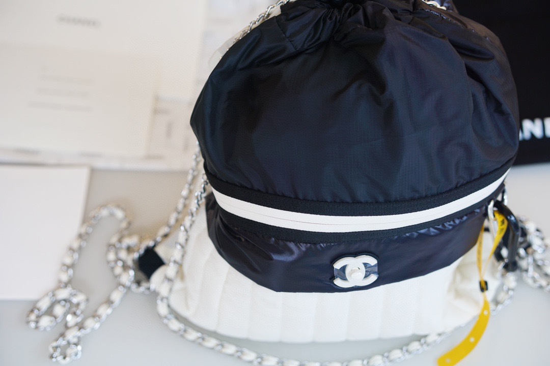 NIGO Chanel Women's Pleated Chain Nylon Black and White Shoulder Bag #nigo97219