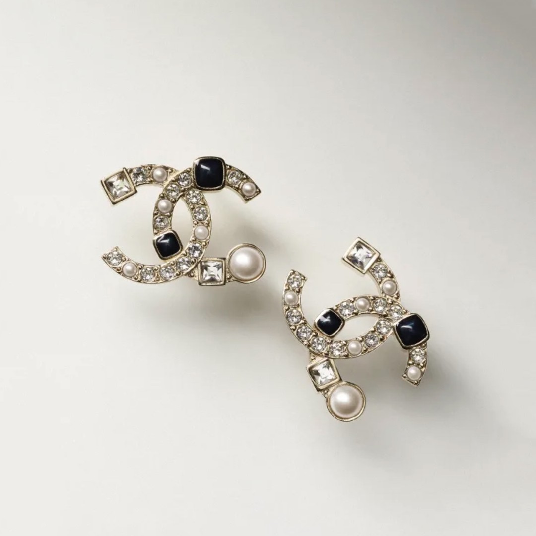 NIGO Chanel Women's Lucite Pearl Crystal Double C Gold Earrings #nigo89578