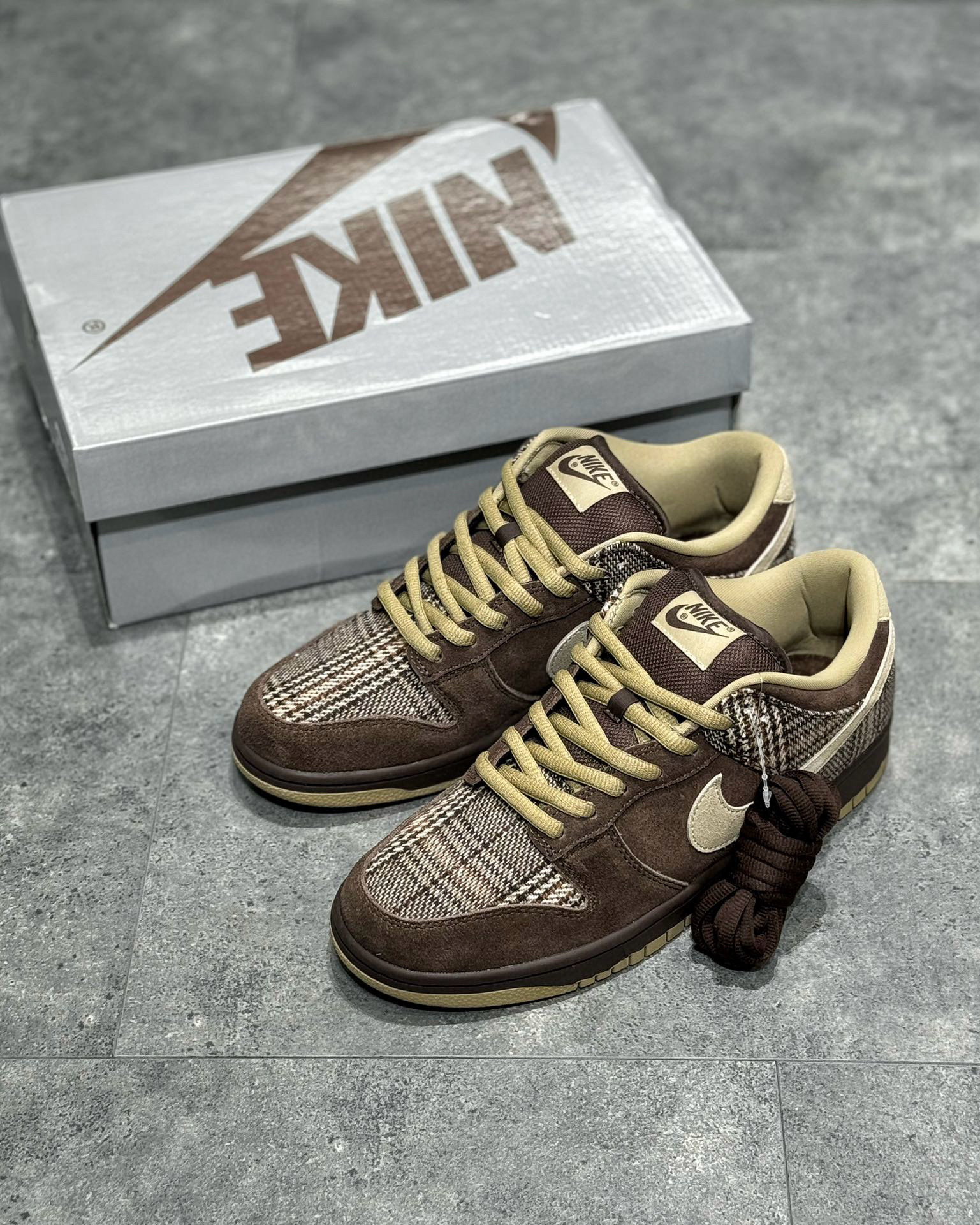 NIGO Nike Dunk SB Low Tweed Men's Brown Suede Low Top Board Shoes #nigo97556