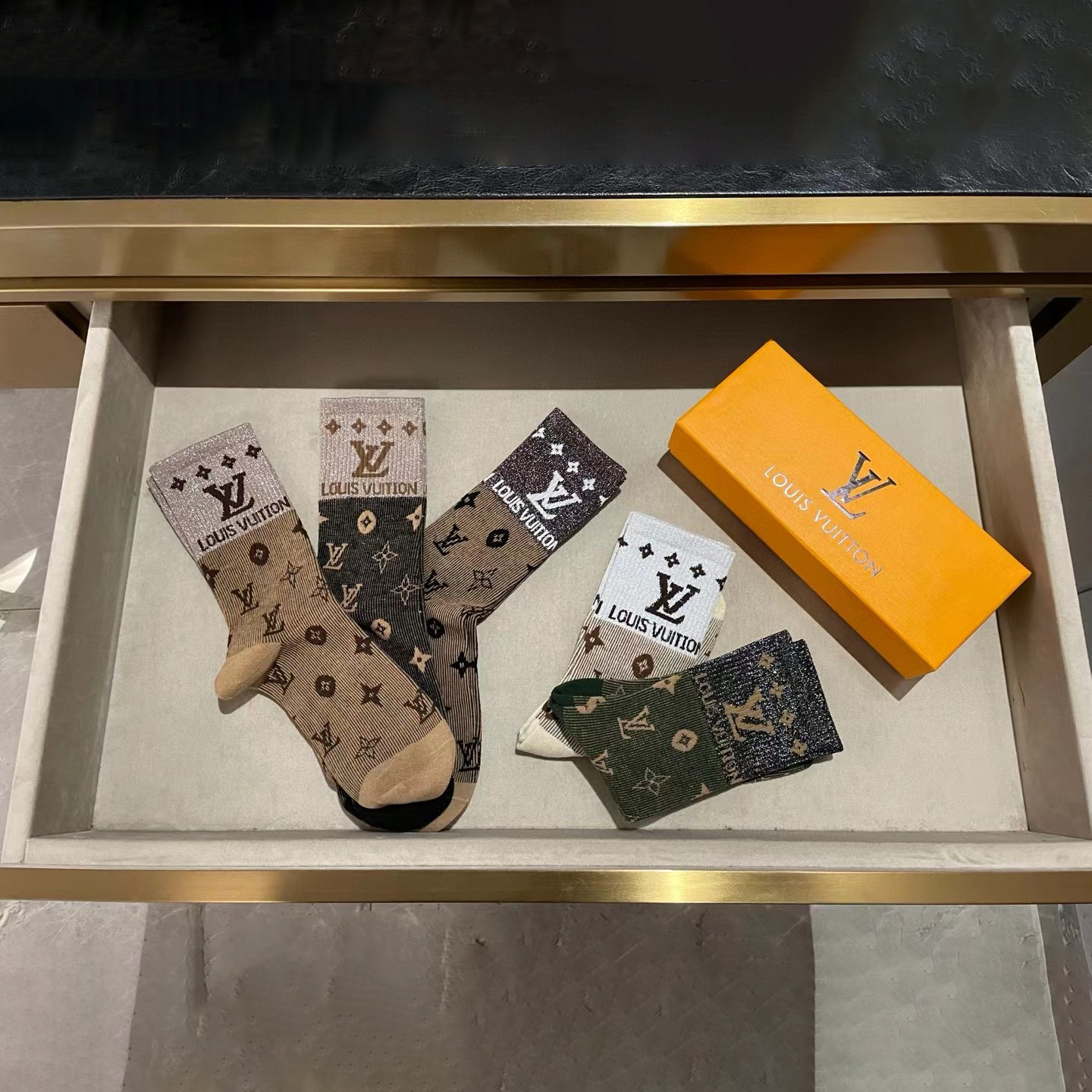NIGO Louis Vuitton Men's and Women's Autumn and Winter Old Flower Jacquard Cotton Stockings Socks Five Piece #nigo97689