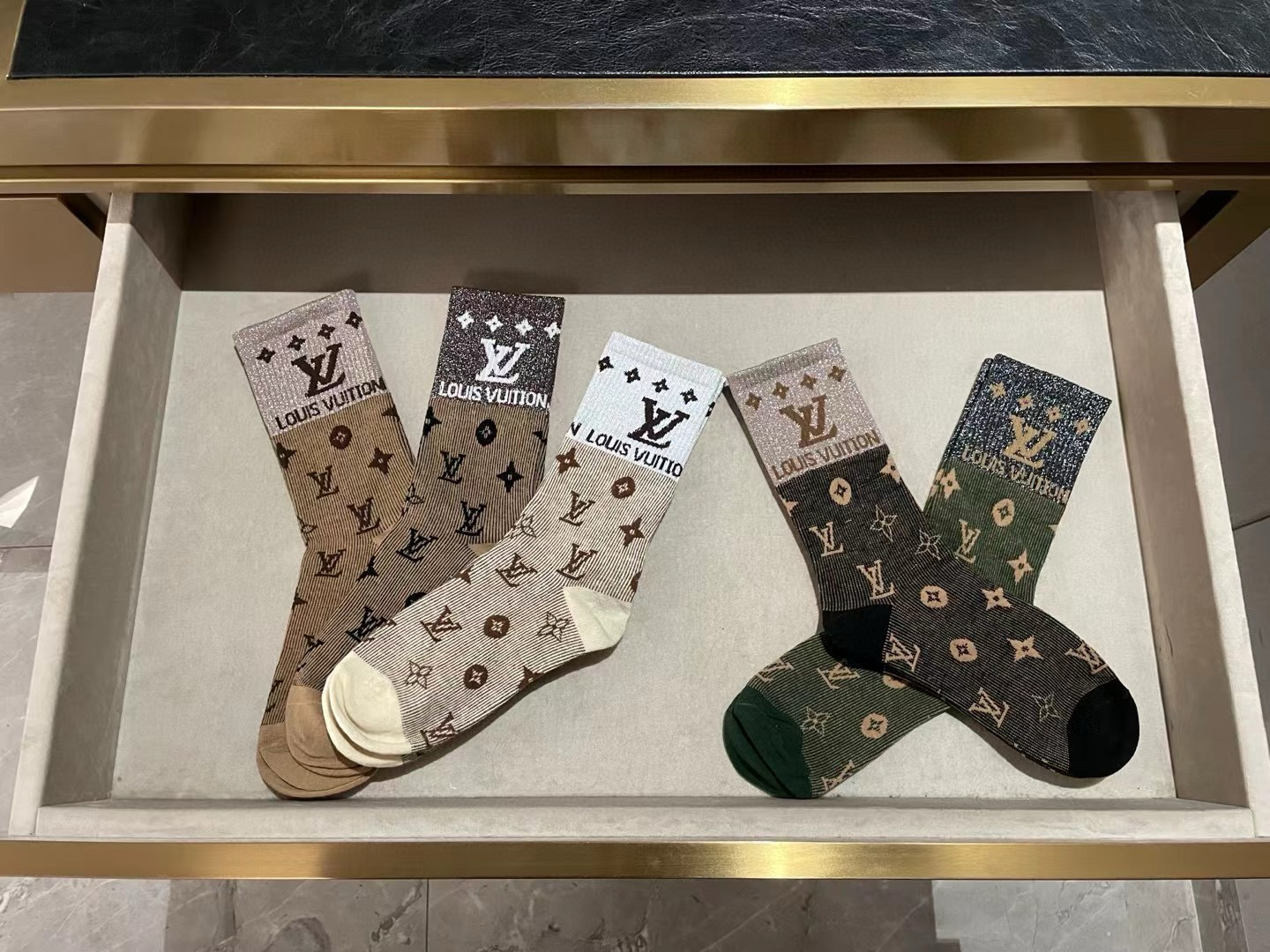 NIGO Louis Vuitton Men's and Women's Autumn and Winter Old Flower Jacquard Cotton Stockings Socks Five Piece #nigo97689