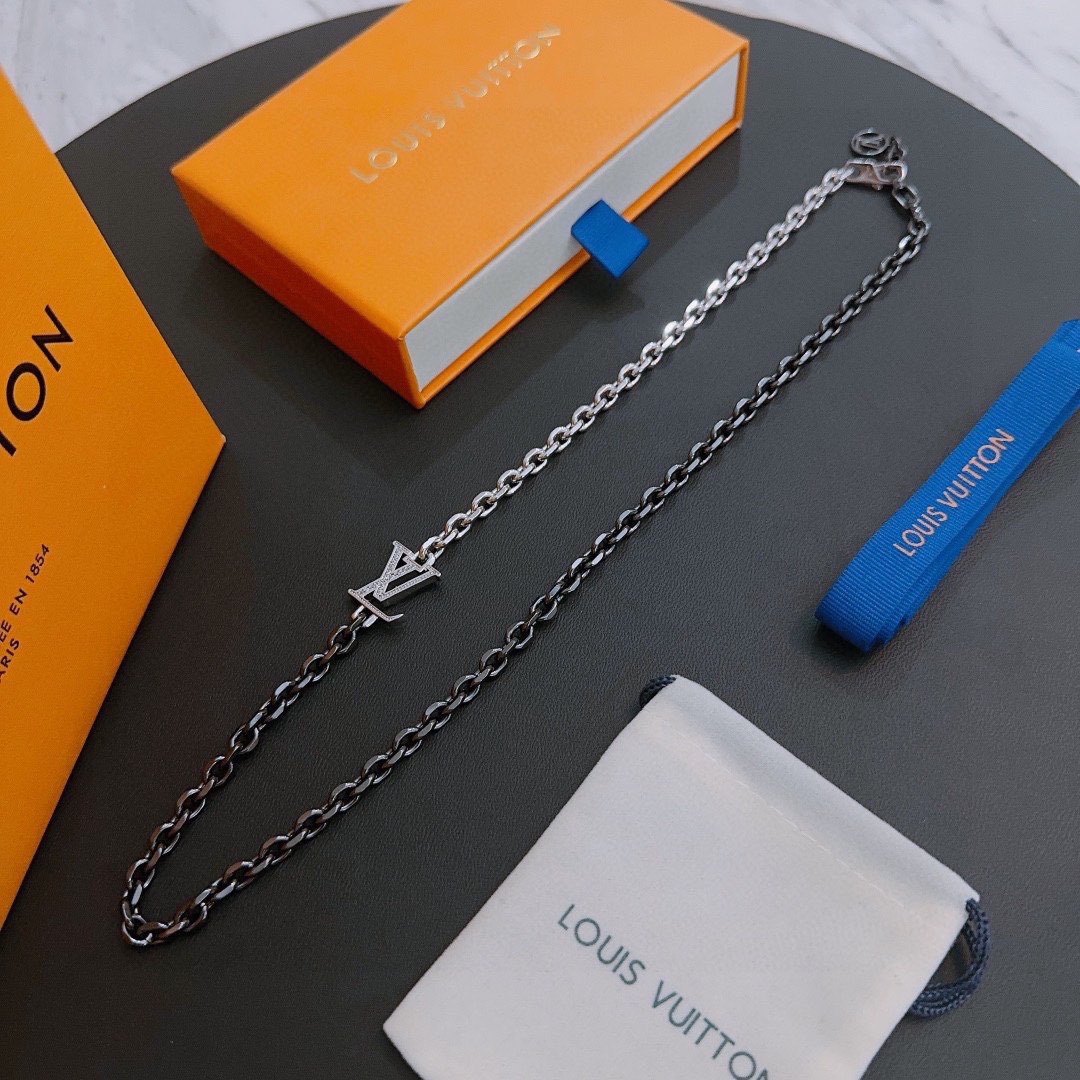 L NIGO Louis Vuitton Men's Women's Couple's model same style rock punk Thai silver style vintage chain necklace Accessories