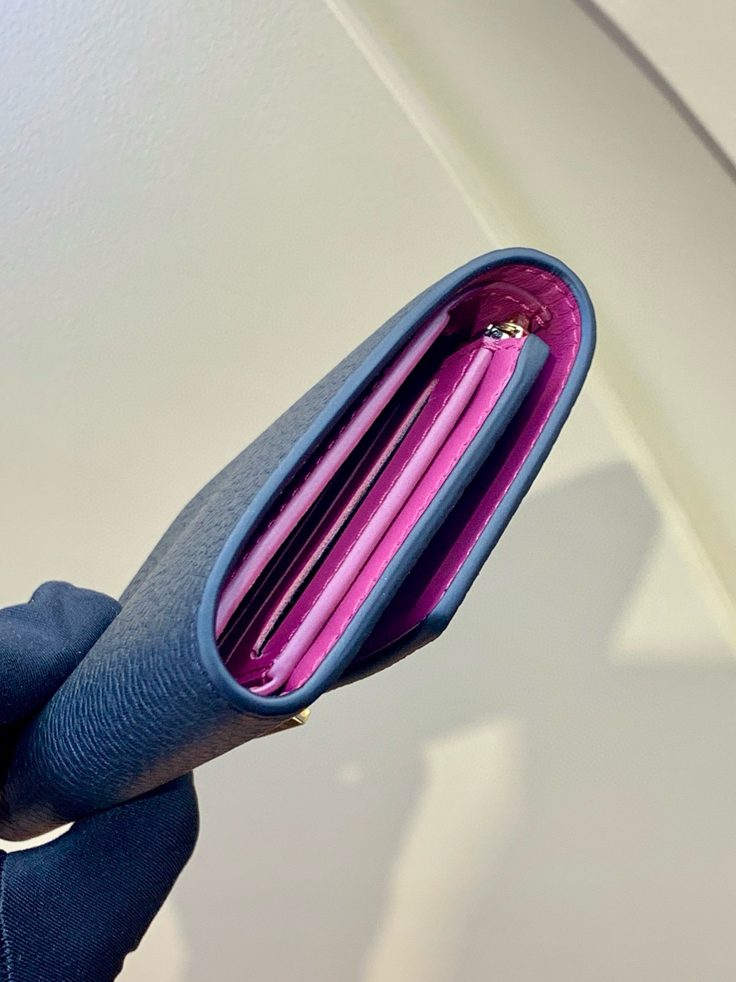 NIGO Louis Vuitton Women's Black Folding Snap Capucines Short Leather Money Clip Leisure Bag #nigo98362