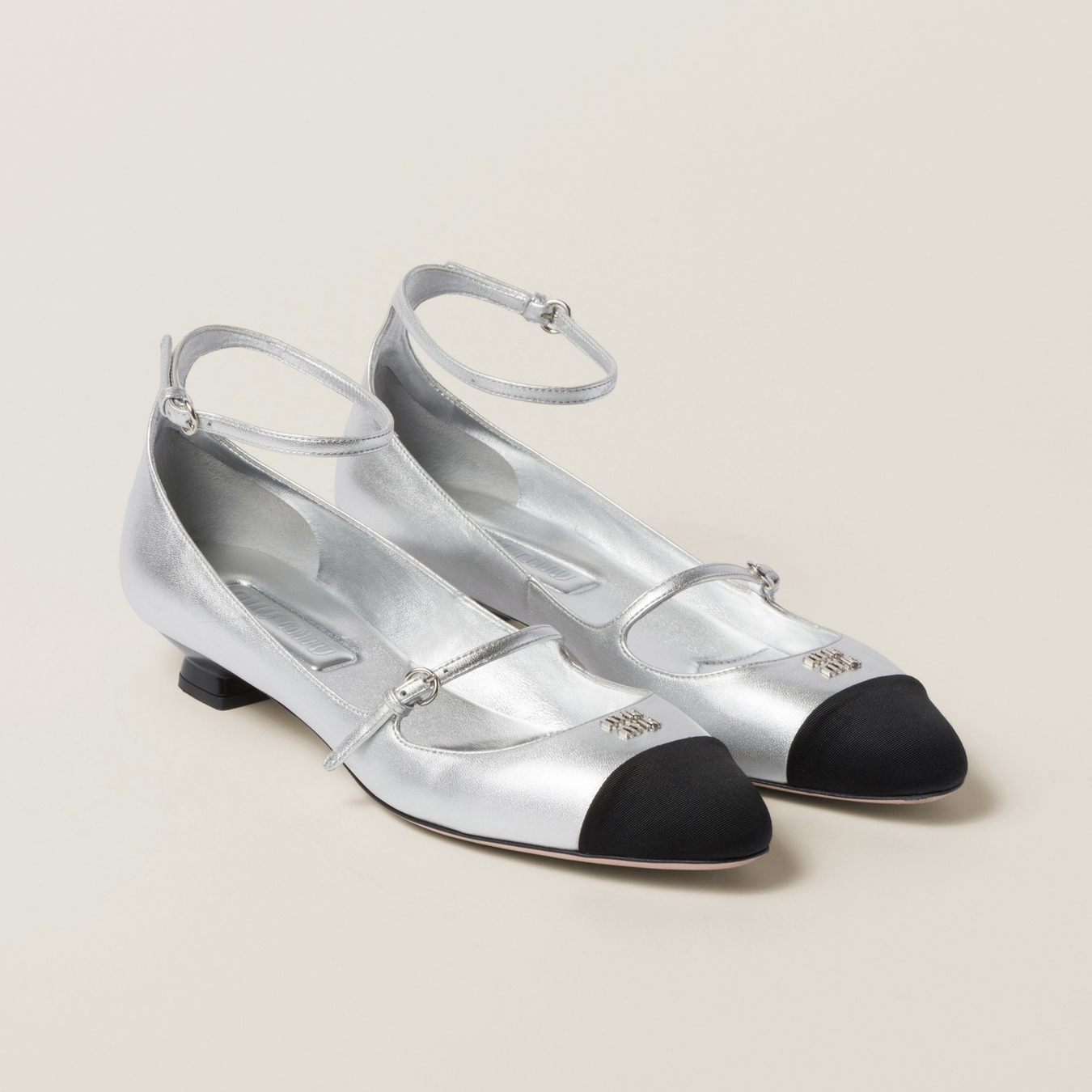 NIGO MiuMiu Women's Summer Solid Color Sheepskin Buckle Pointed Toe Flat Low Heel Shoes #nigo98371