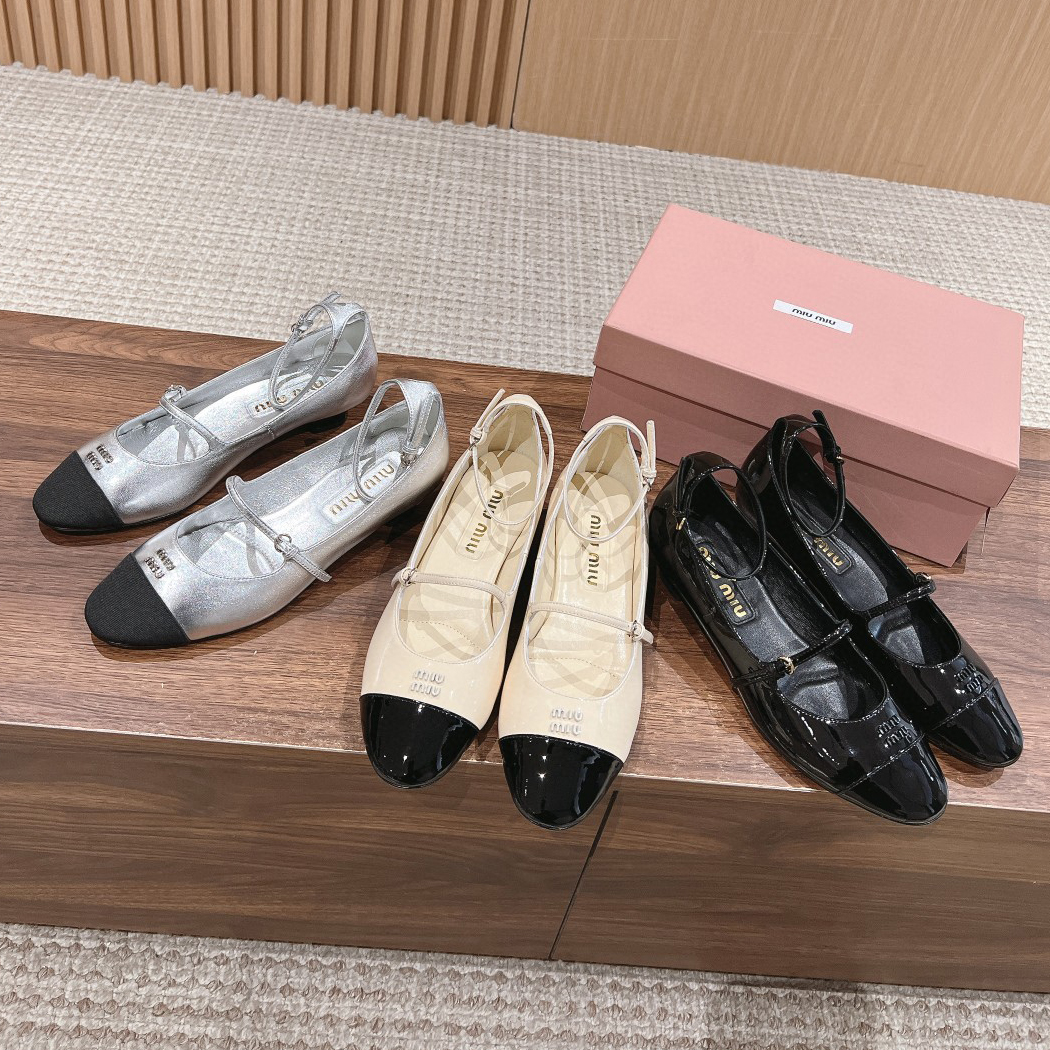 NIGO MiuMiu Women's Summer Solid Color Sheepskin Buckle Pointed Toe Flat Low Heel Shoes #nigo98371