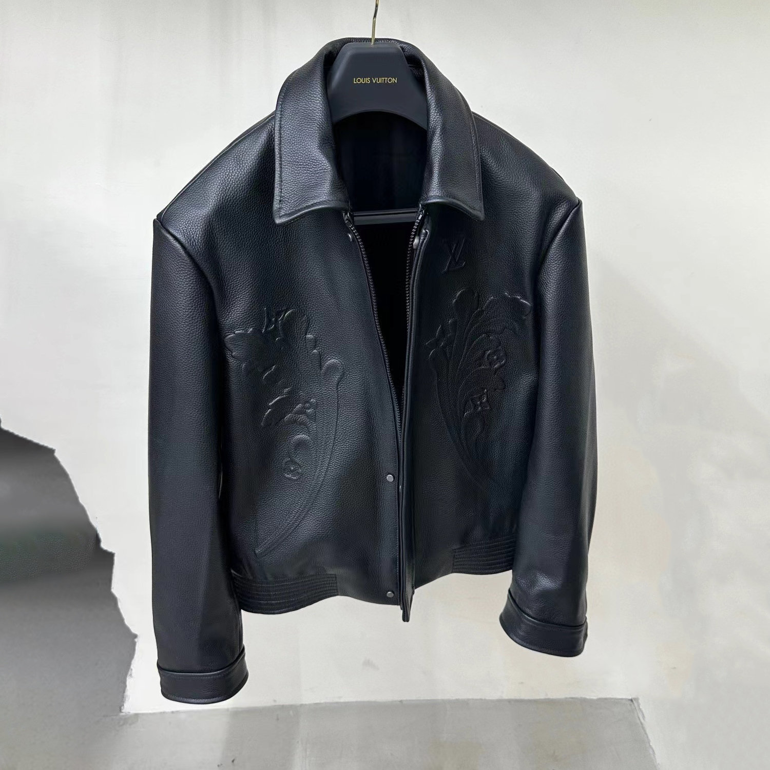 NIGO Louis Vuitton Men's Autumn and Winter Embossed Logo Solid Color Zipper Calf Leather Jacket #nigo98474