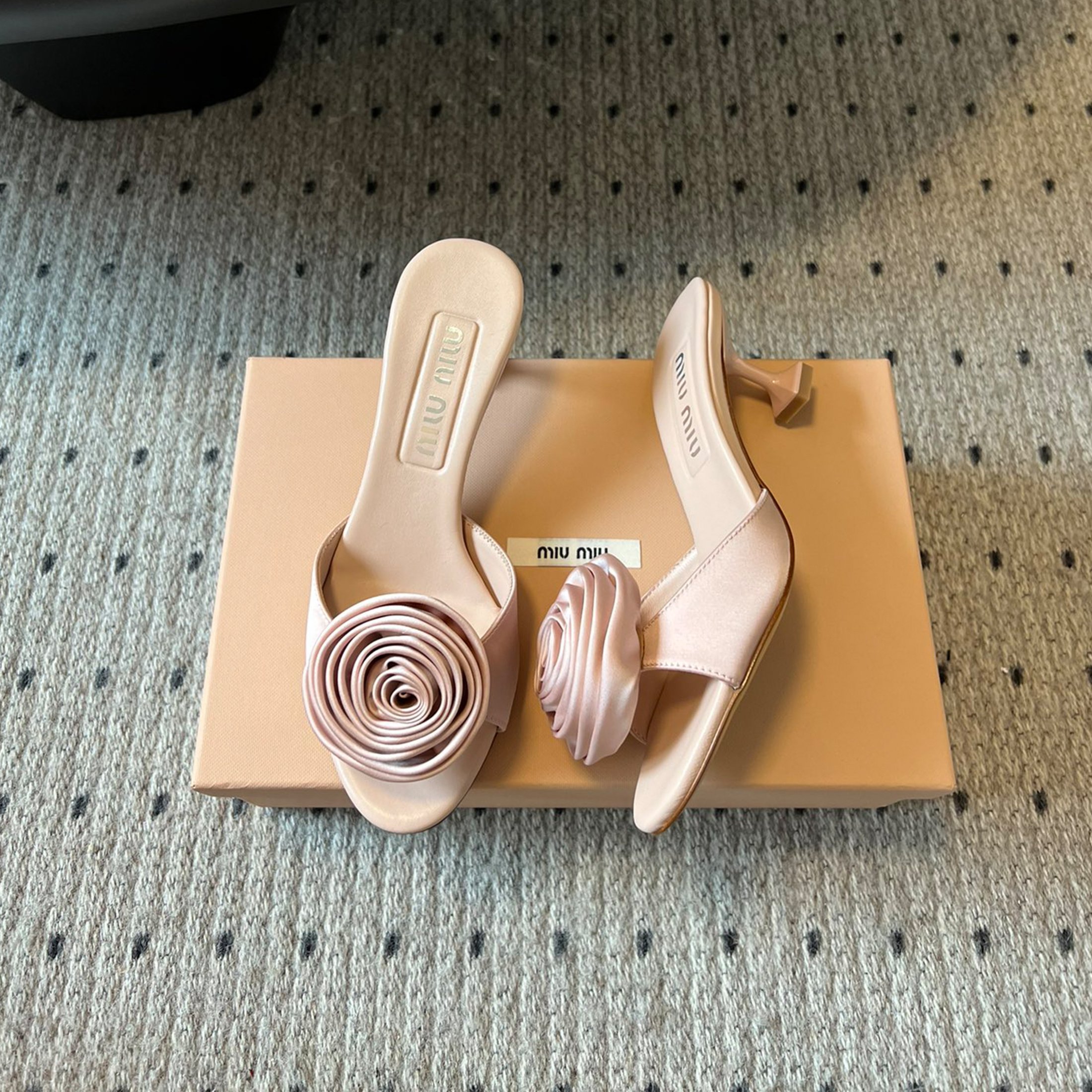 NIGO MiuMiu Women's Spring And Summer Fashion Temperament Flowers Silk High Heels Rose Single Shoes Ngvp #nigo7979