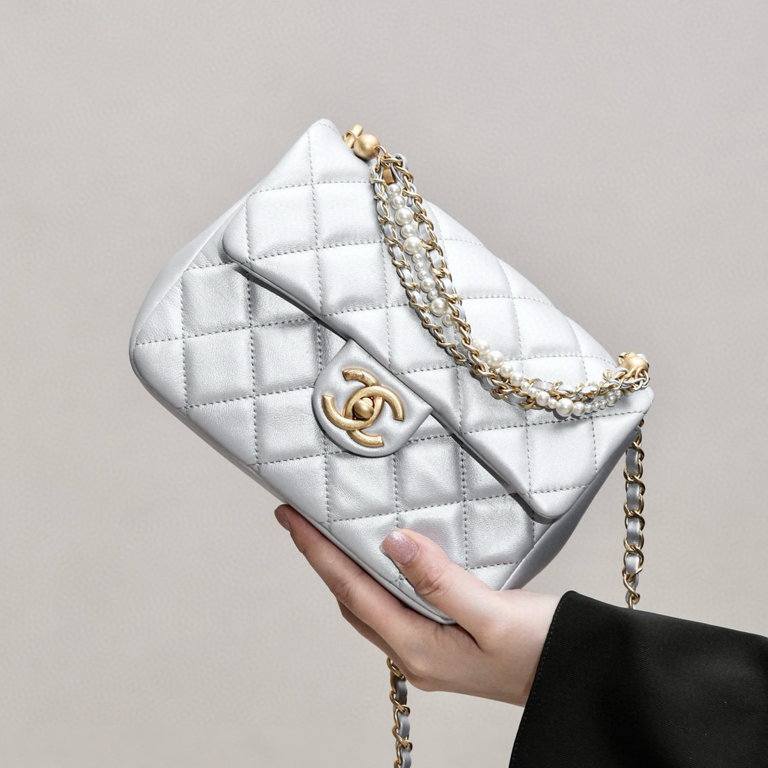 NIGO Chanel Women's Solid Color Sheepskin Mini Mouth Cover Bag Chain Shoulder Bags #nigo98938