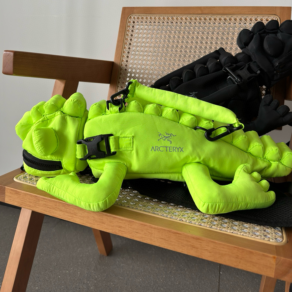 NIGO Arcteryx Fashion Trend Solid Color Komodo Dragon Backpack Casual Handbag Crossbody Bag Ngvp #nigo8218