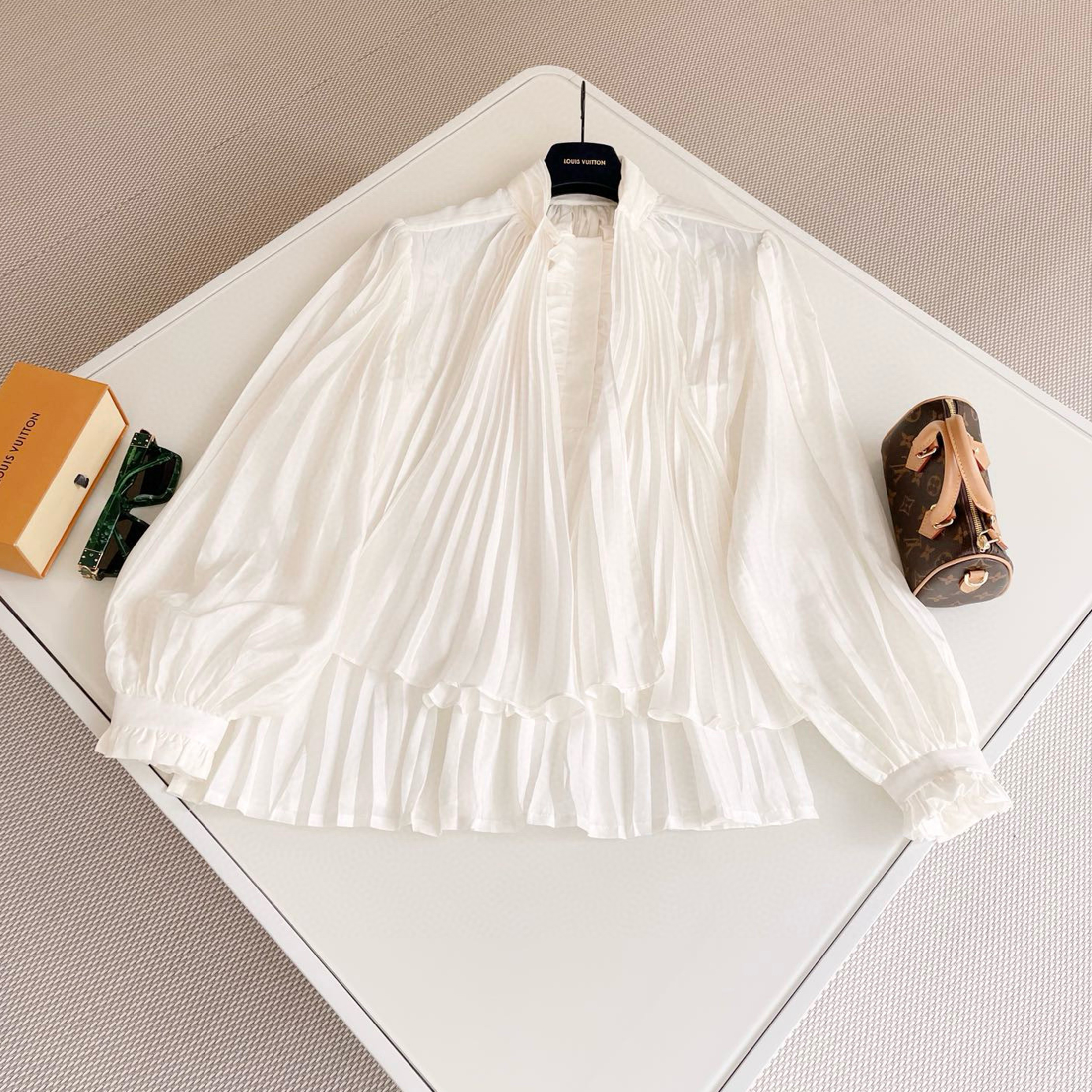NIGO Louis Vuitton Women's Spring And Summer Luxury Pearlized Mulberry Silk Lace Organ Pleats Bubble Sleeve White Blouse Temperament Blouse Ngvp #nigo8244