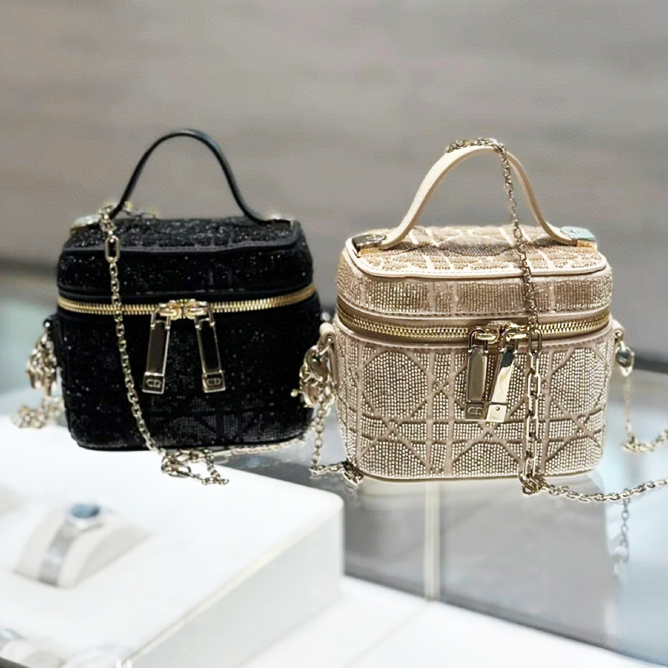 NIGO Dior Fashionable And Trendy Mini Makeup Bag With Checkered Metal Chain Casual Zipper Handbag Bags #nigo71246