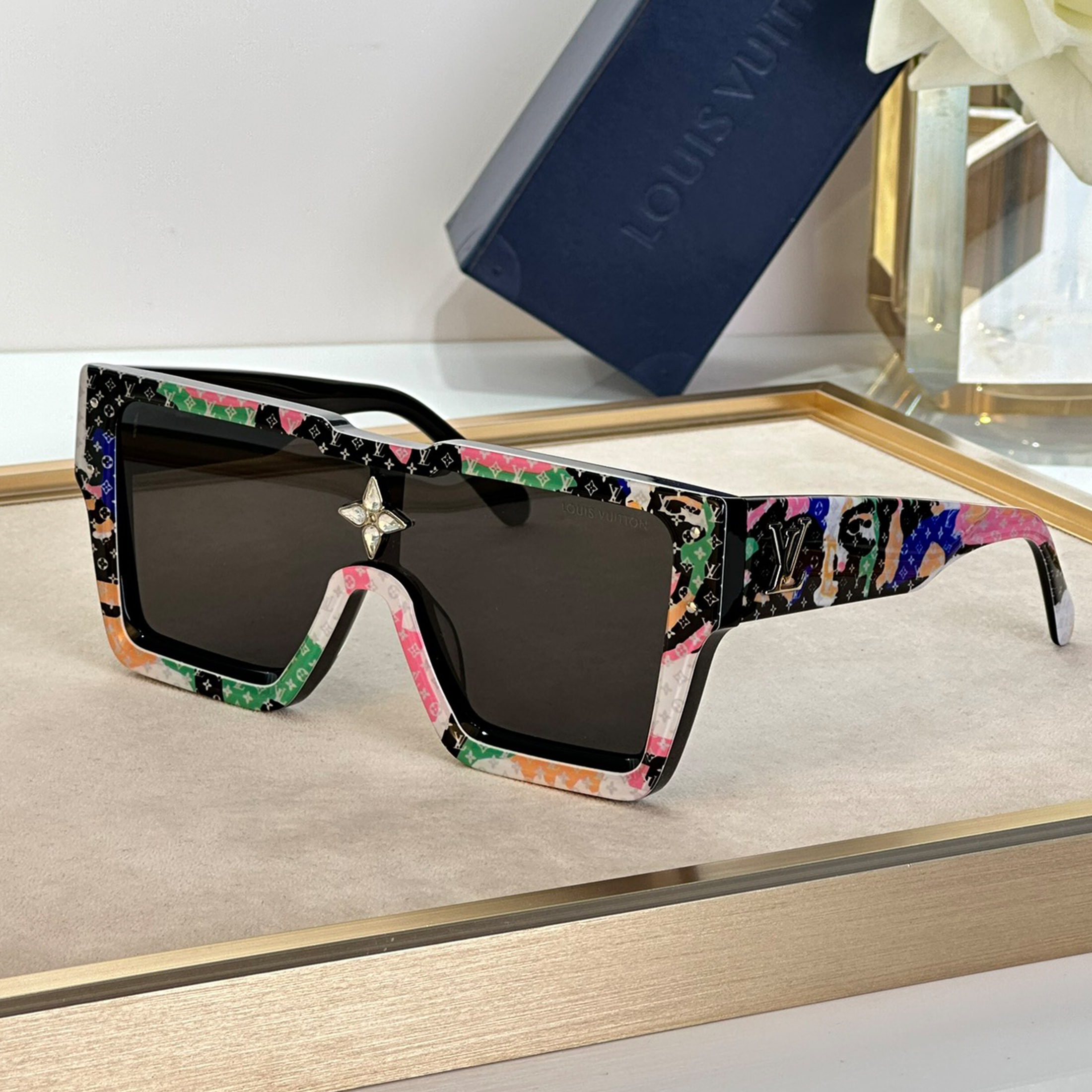 NIGO Louis Vuitton Men's And Women's Logo Textured Box Glasses Crystal Accessories Colored Luxury Sunglasses #nigo99821
