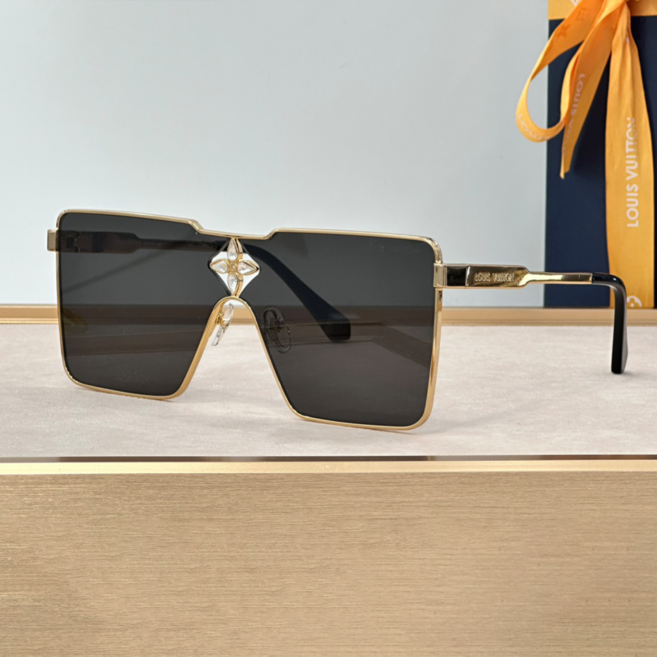 NIGO Louis Vuitton Men's And Women's Logo With Diamond Glasses Three-dimensional Metal Box, Elegant And Luxurious Sunglasses Accessories #nigo99817