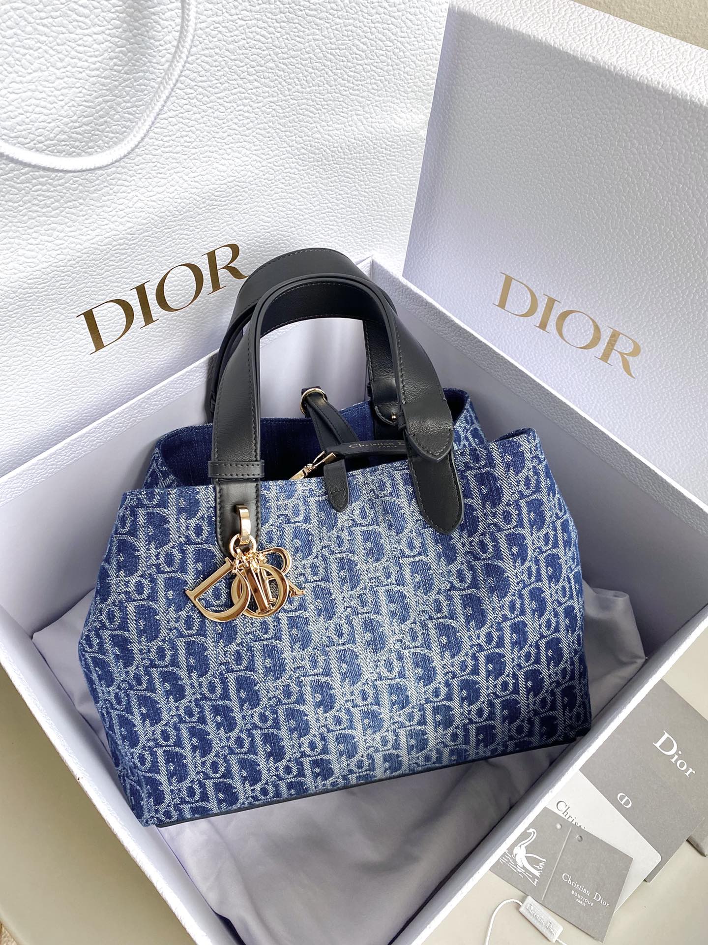 NIGO Large Dior Toujours Women's Blue Adjustable Handle Letter Pendant Oblique Jacquard Fabric Tote Bag Bags #nigo72161