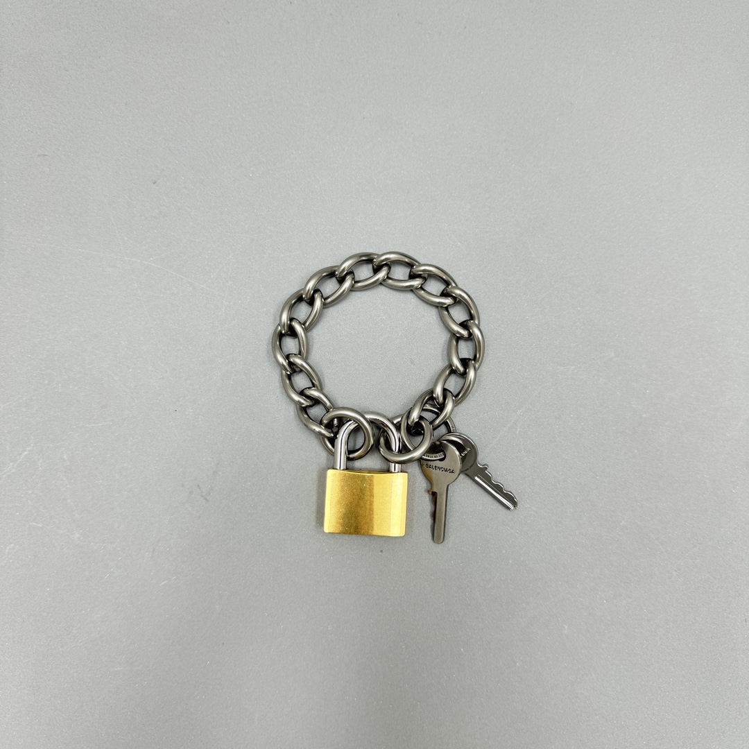 NIGO Balenciaga Key Lock Coarse Chain Bracelet Vintage High Street Fashion And Cool Accessories #nigo99948